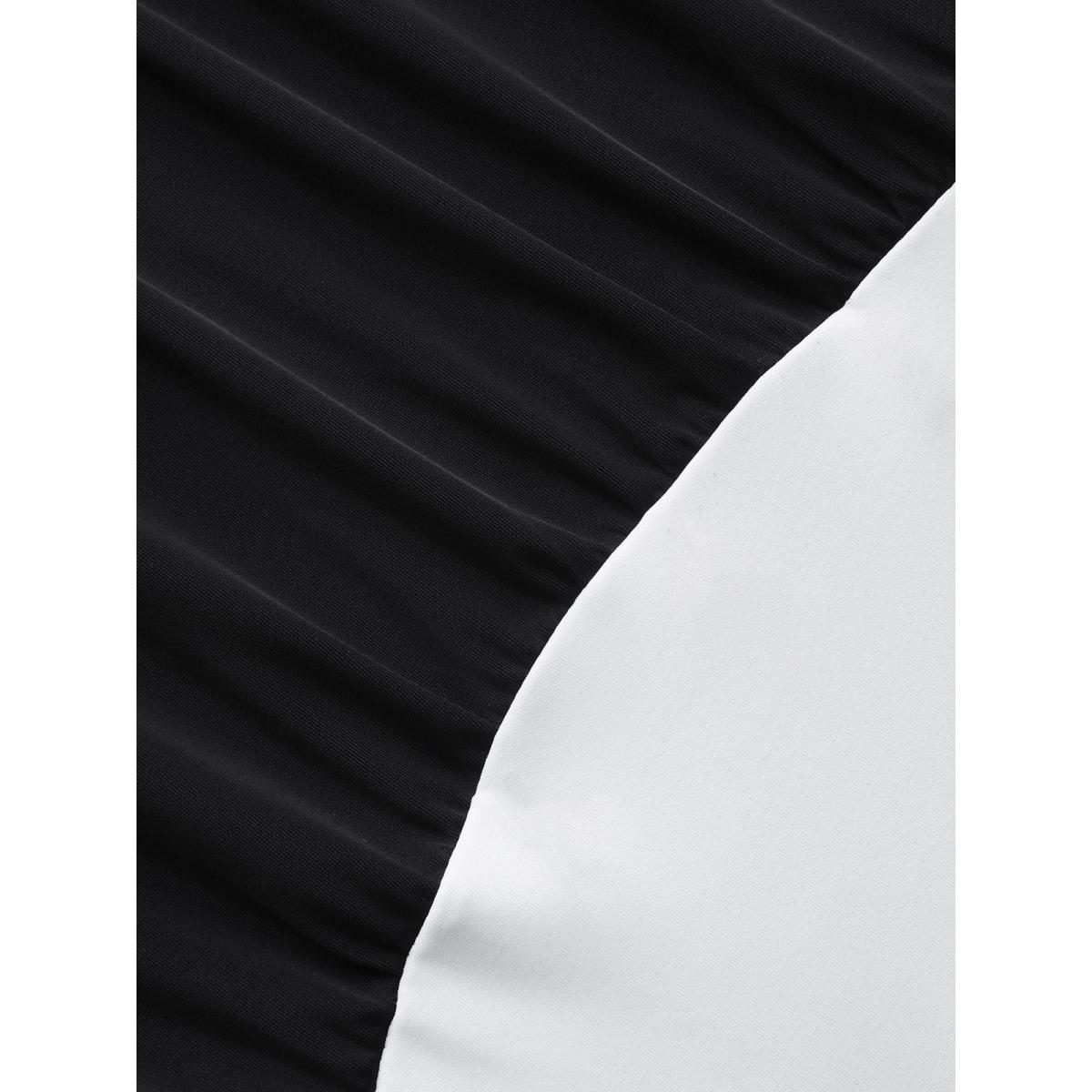 Plus Size Twist Color Block One-Piece Swimsuit Women's Swimwear Black Beach Twist Curve Bathing Suits High stretch One Pieces BloomChic 12/L Product Image