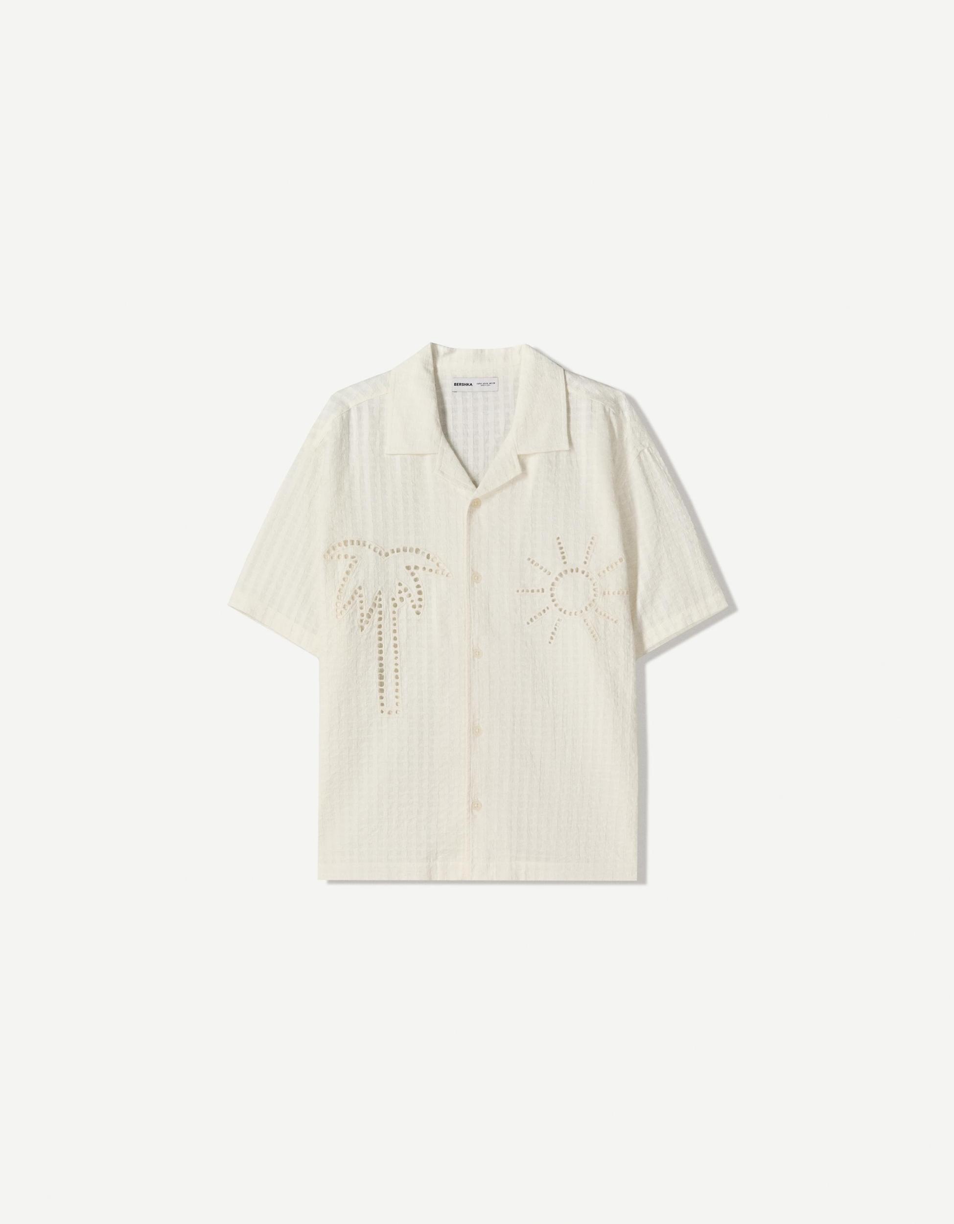 Embroidered short sleeve shirt Product Image