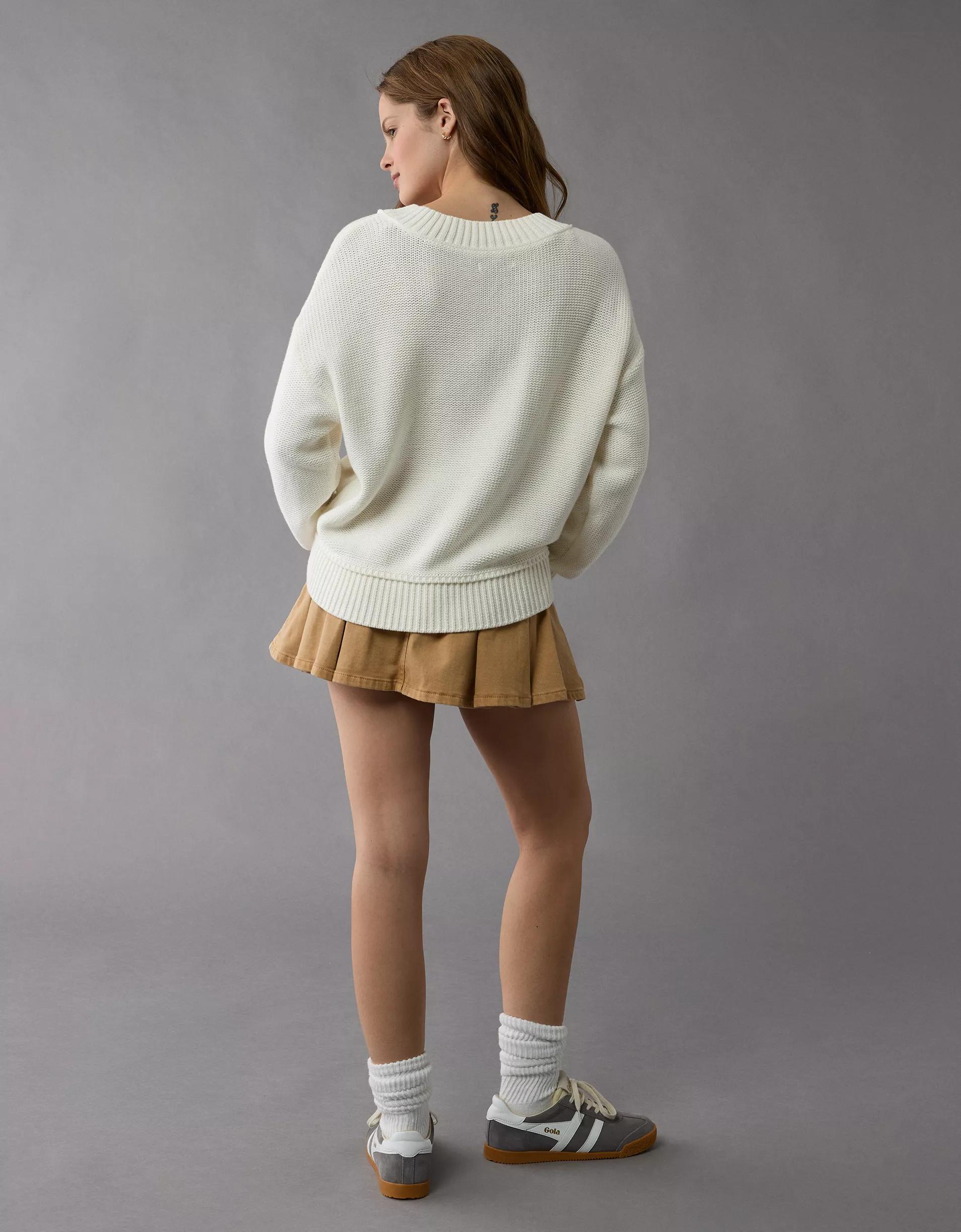 AE Long Weekend V-Neck Sweater Product Image