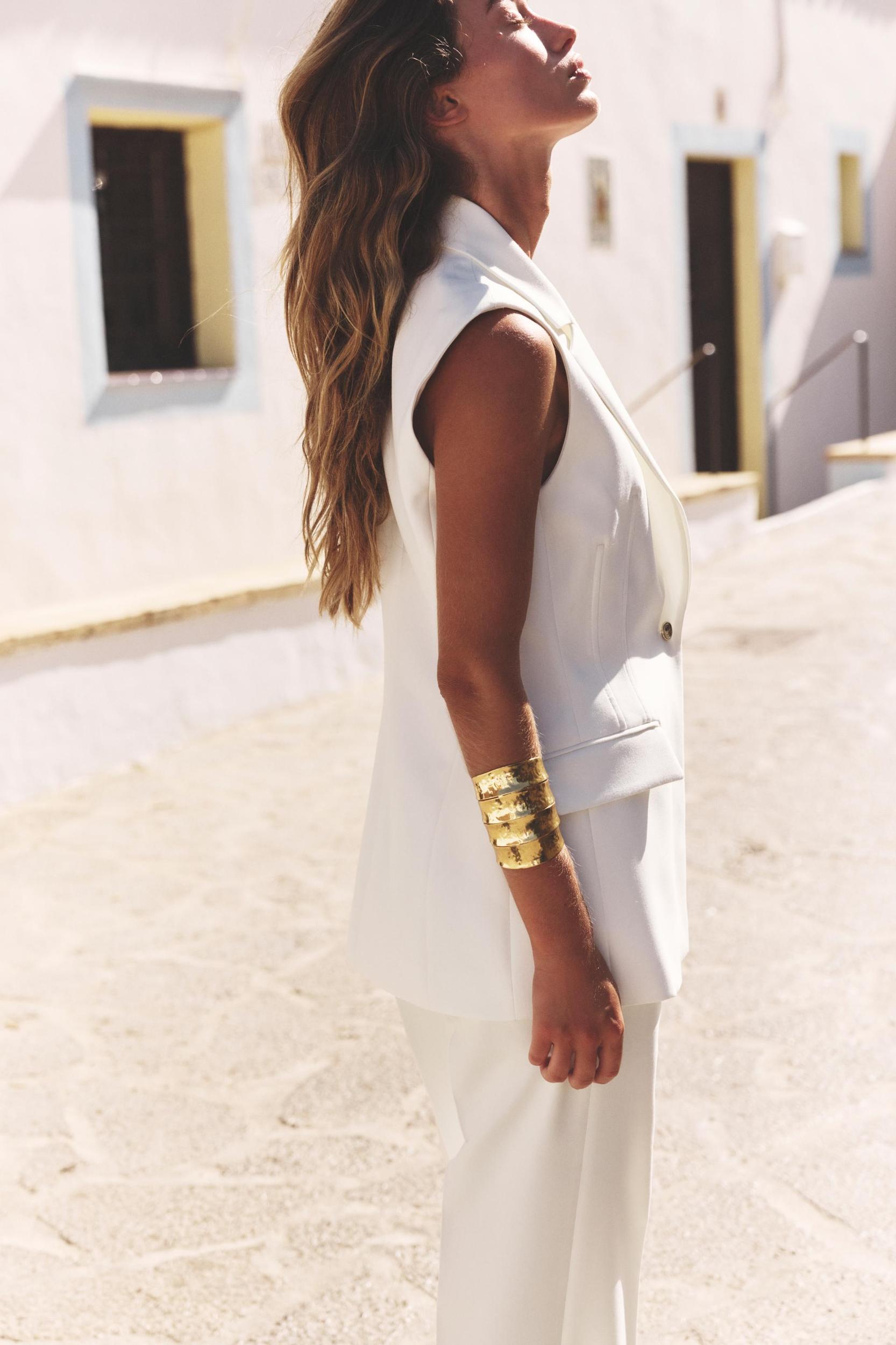 ONE-BUTTON LONG VEST Product Image