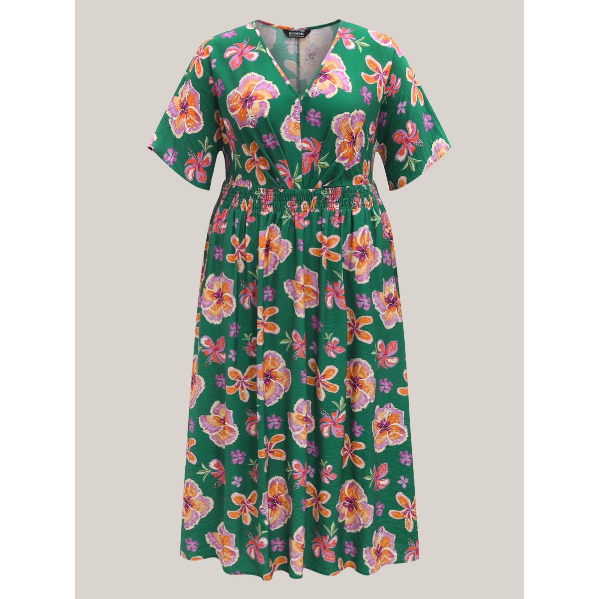 Plus Size Large Floral Print Shirred Waist Midi Dress DarkGreen Women V-neck Short sleeve Curvy BloomChic 10/M Product Image