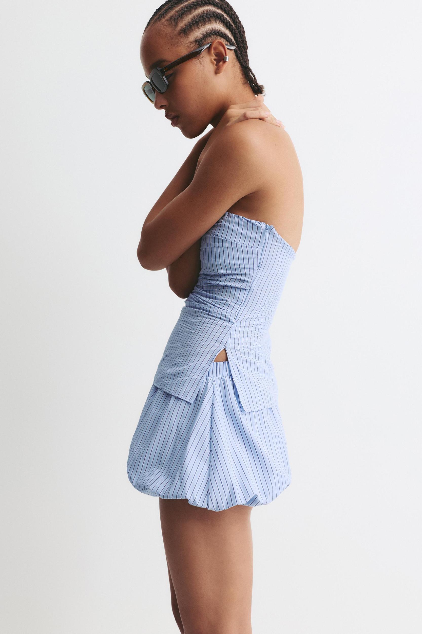 Striped balloon shorts Product Image