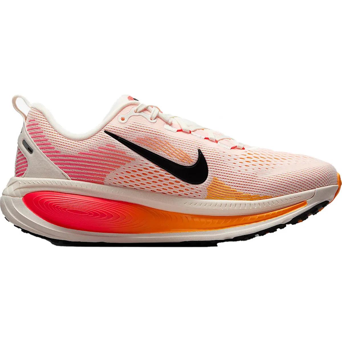 Women's | Nike Vomero 18 Product Image