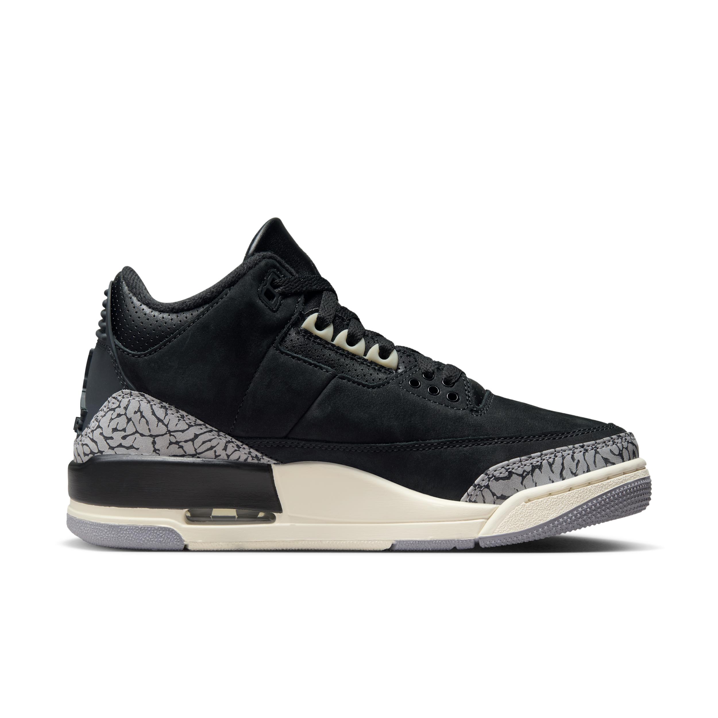 Women's Air Jordan 3 Retro Shoes Product Image