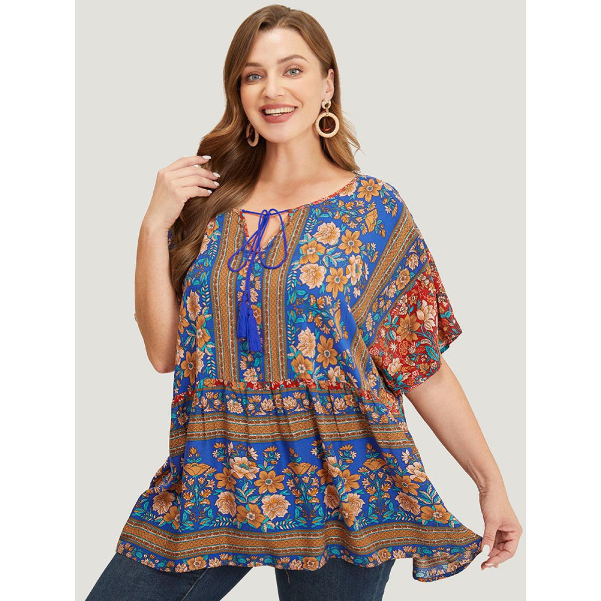 Plus Size Scarlet Bandana Print Tie Neck Tassels Batwing Sleeve Blouse Women Vacation Short sleeve Tie Neck Dailywear Blouses BloomChic 28/5X Product Image