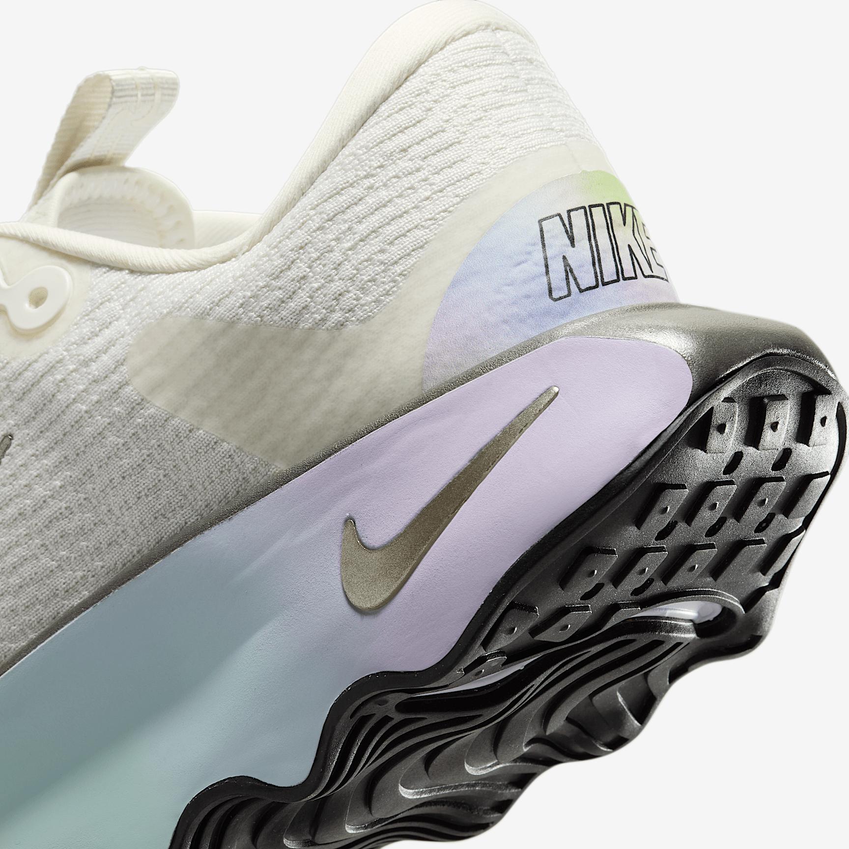 Nike Women's Motiva SE Walking Shoes Product Image