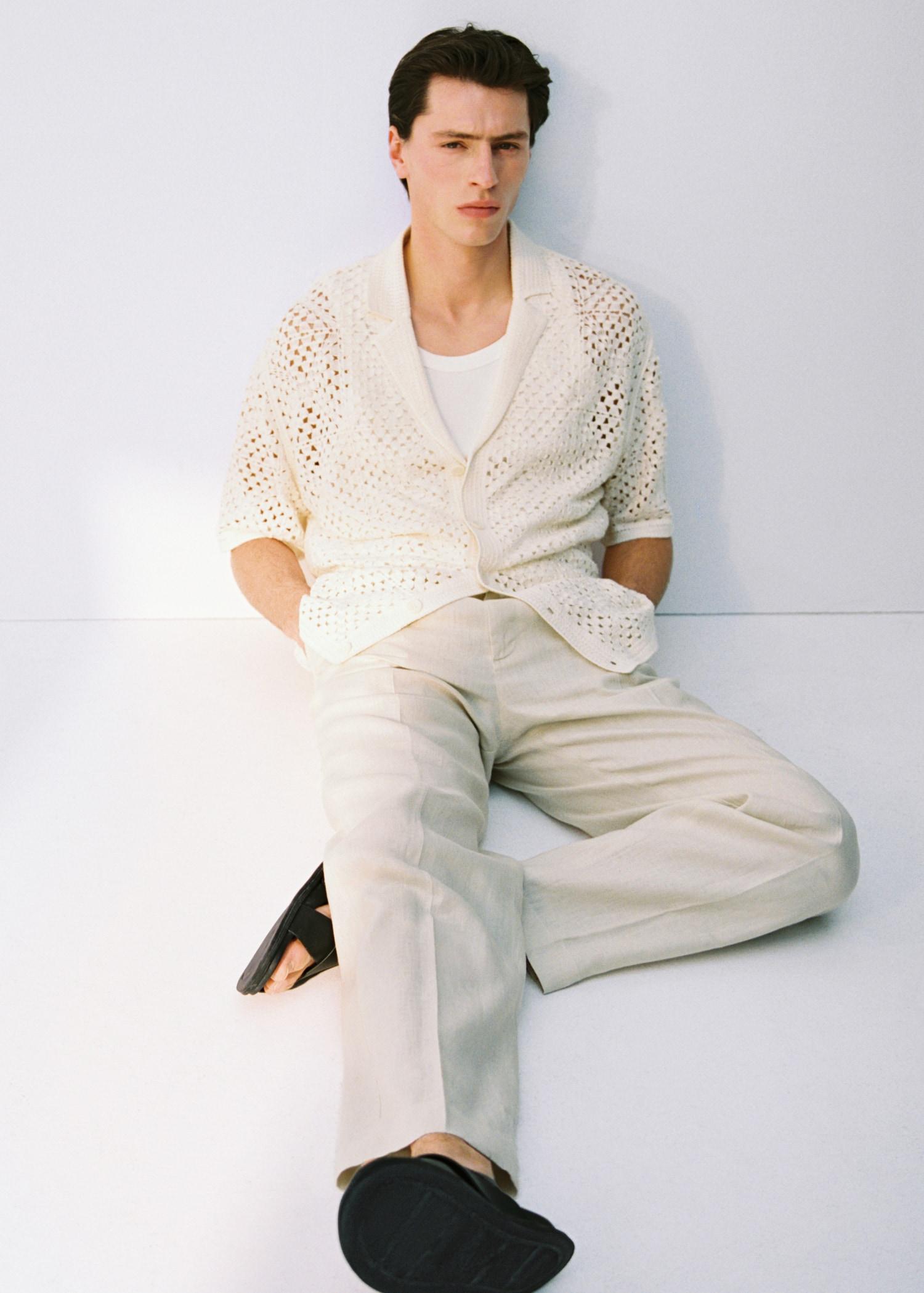 Bowling shirt with crochet structure - Men | MANGO USA Product Image