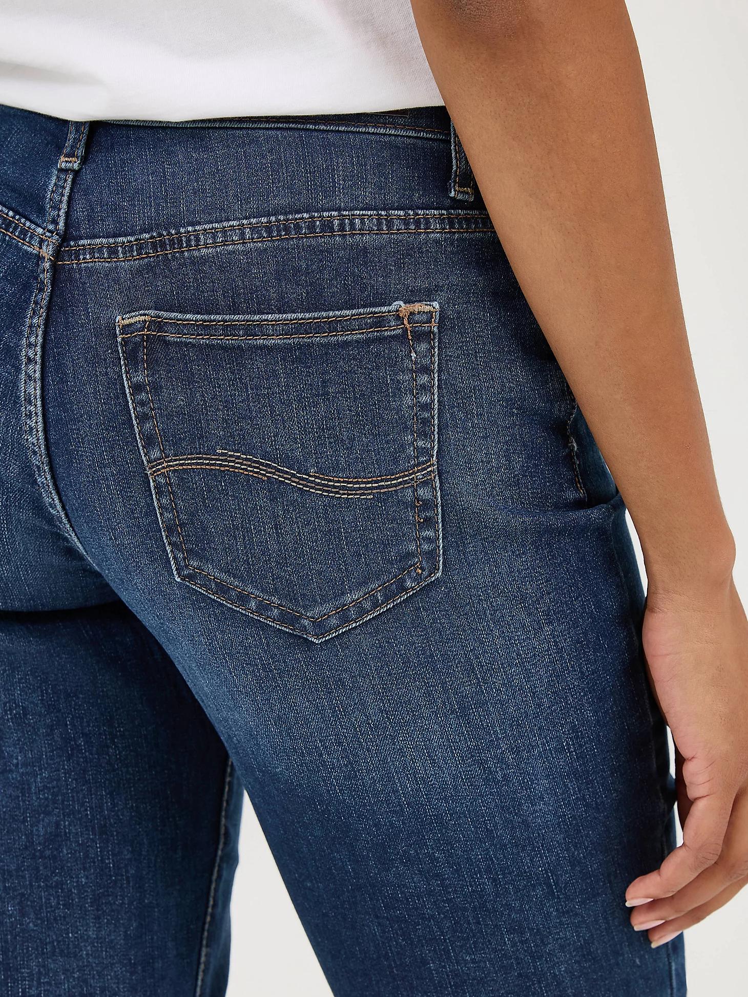 Women's Ultra Lux Comfort with Flex Motion Capri | Women's Capris & Crops | Lee® Product Image