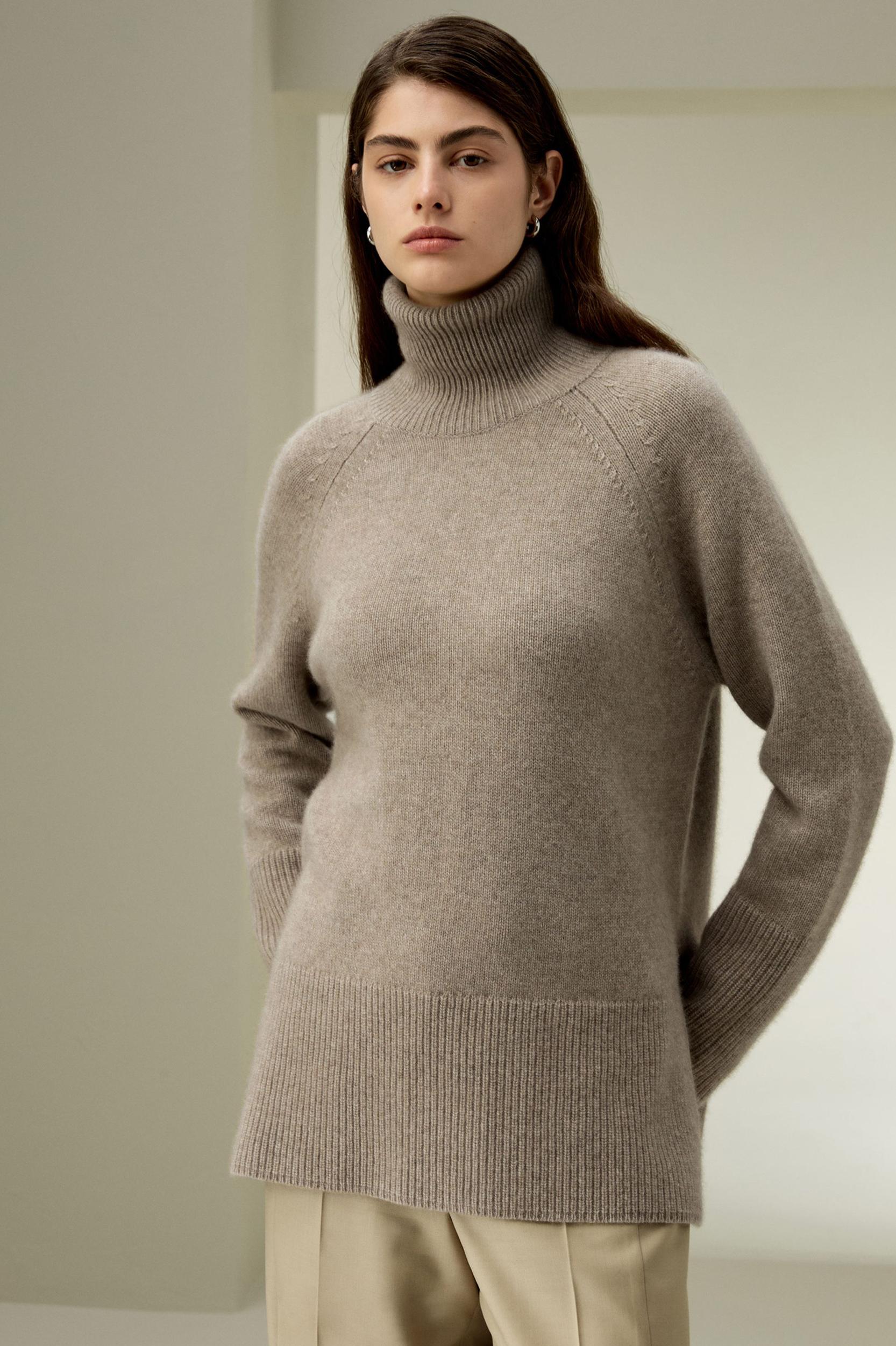 Lightweight Turtleneck Cashmere Sweater Product Image