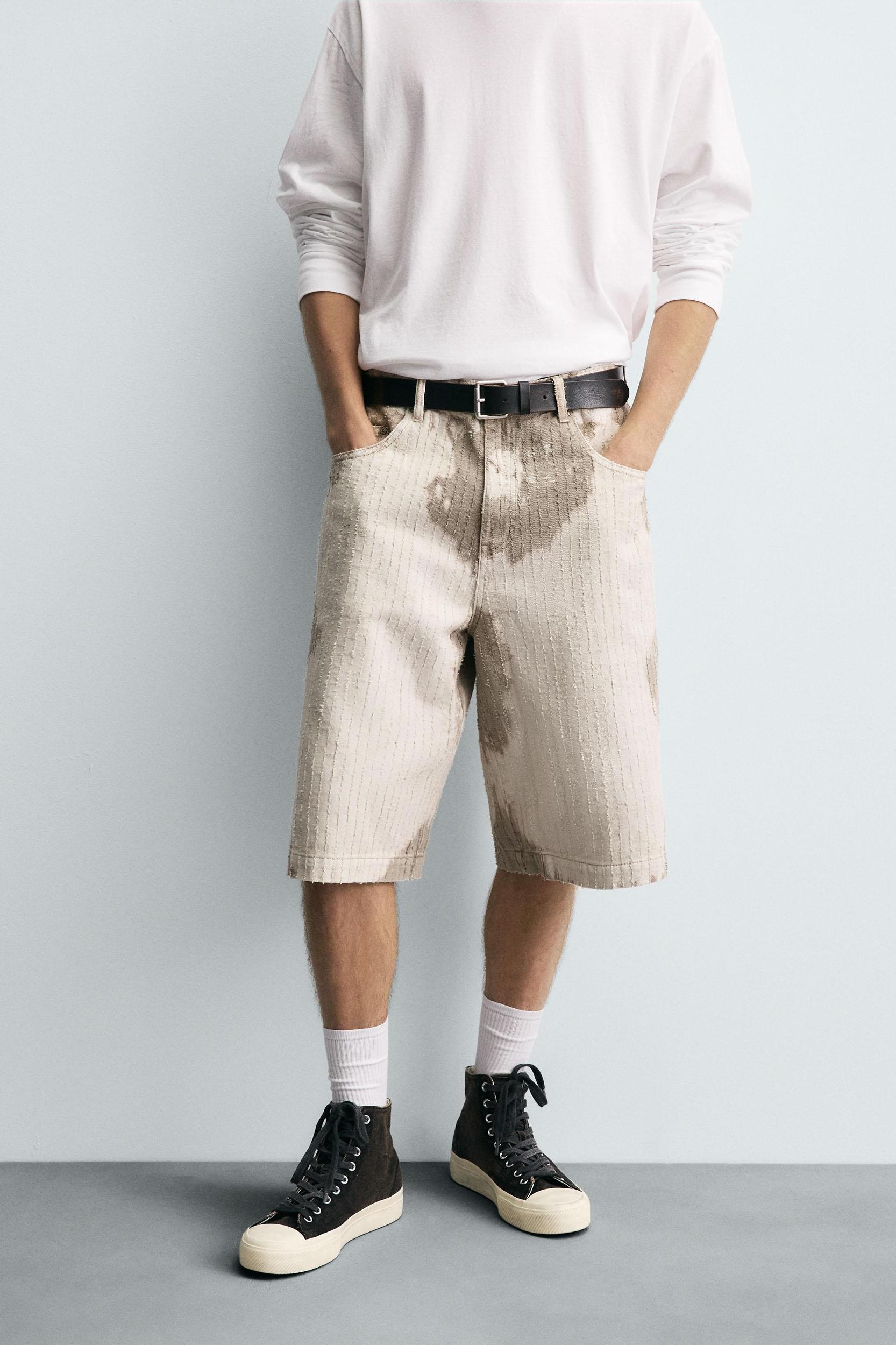 TEXTURED STRIPED SHORTS Product Image