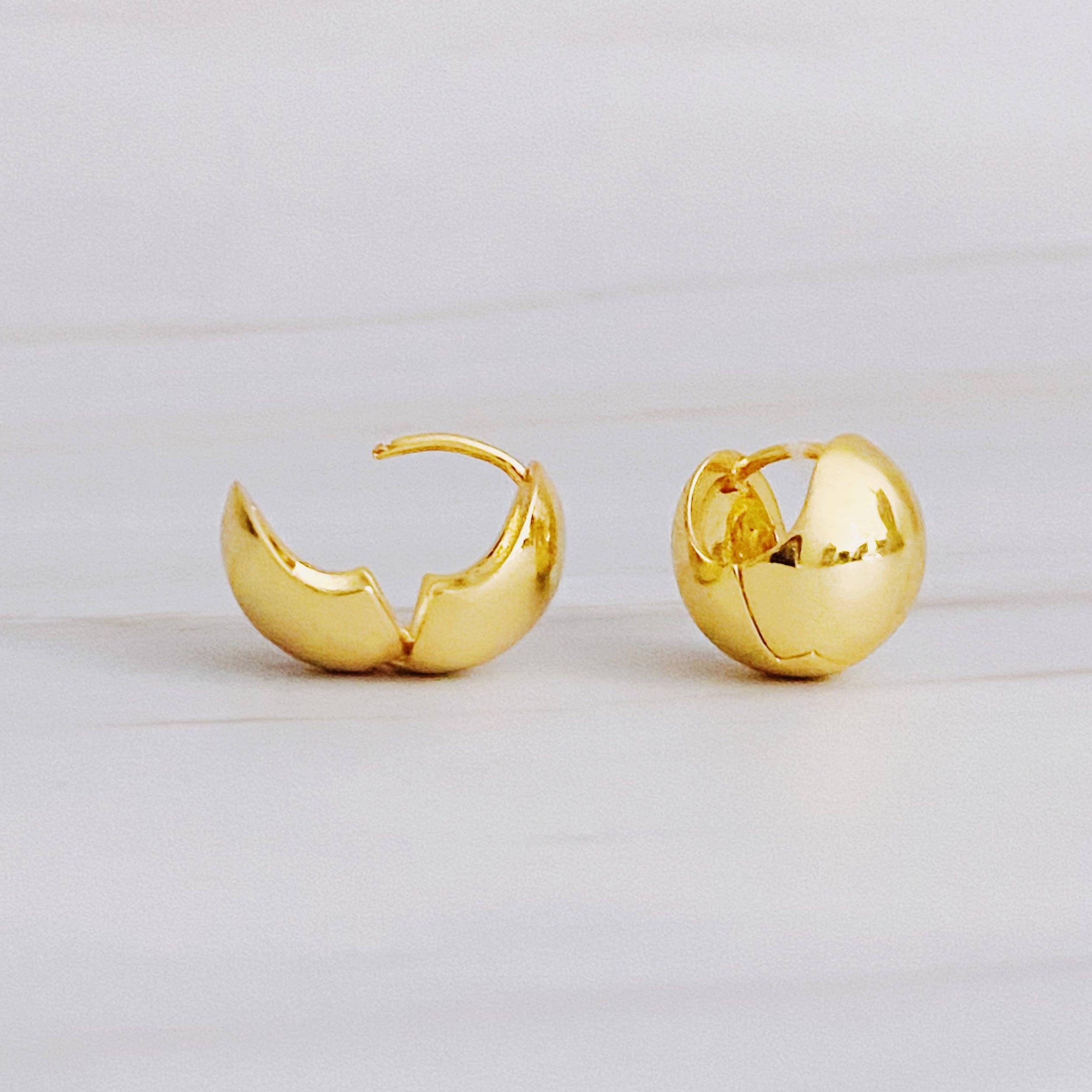Seamlessly Round Stud Hoop Earrings Product Image