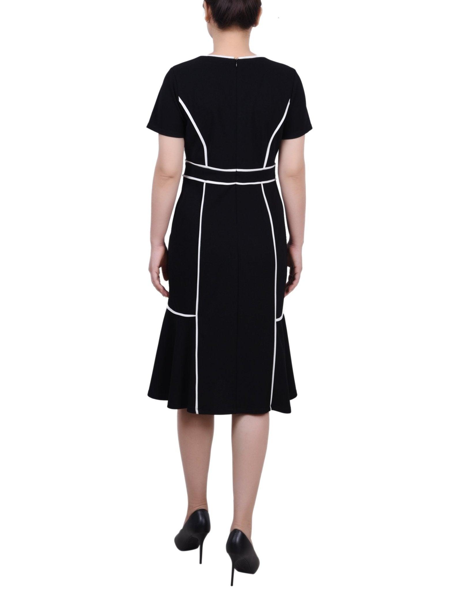 Black White Short Sleeve Piped Detail Dress Product Image