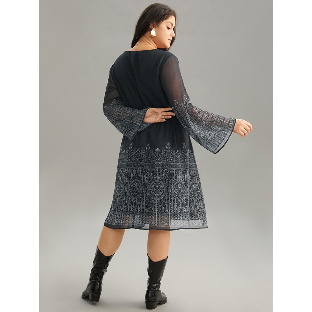 Plus Size Boho Print Button Detail Bell Sleeve Dress BlackFlower Women Office Printed V-neck Long Sleeve Curvy Midi Dress BloomChic 28/5X Product Image