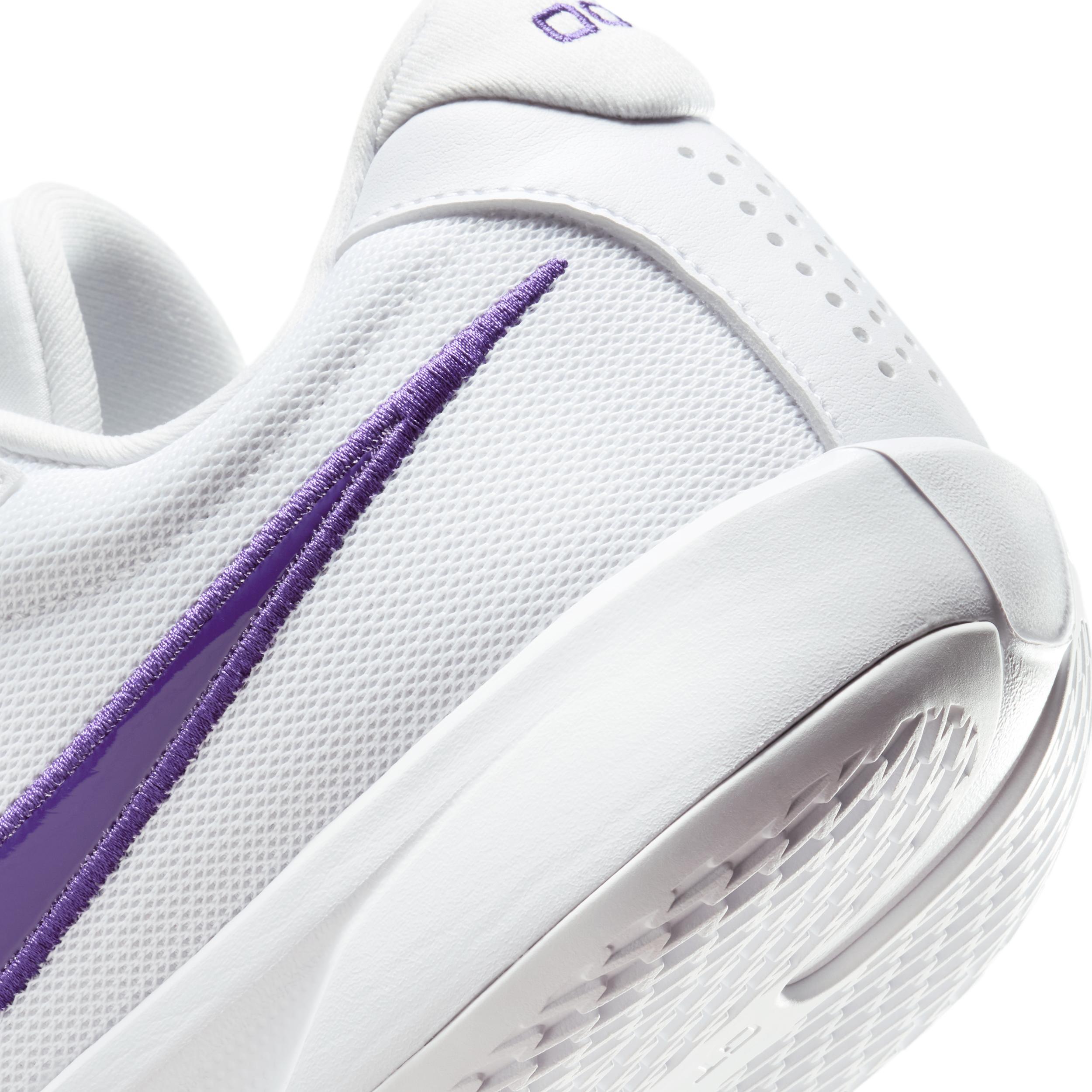 Nike Men's G.T. Cut Academy Basketball Shoes Product Image