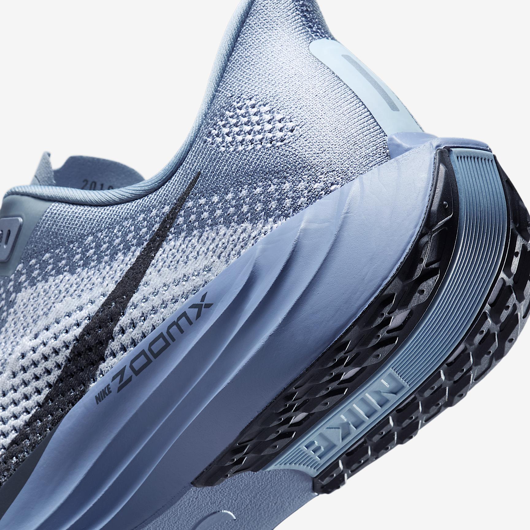 Nike Men's Pegasus Plus Road Running Shoes Product Image