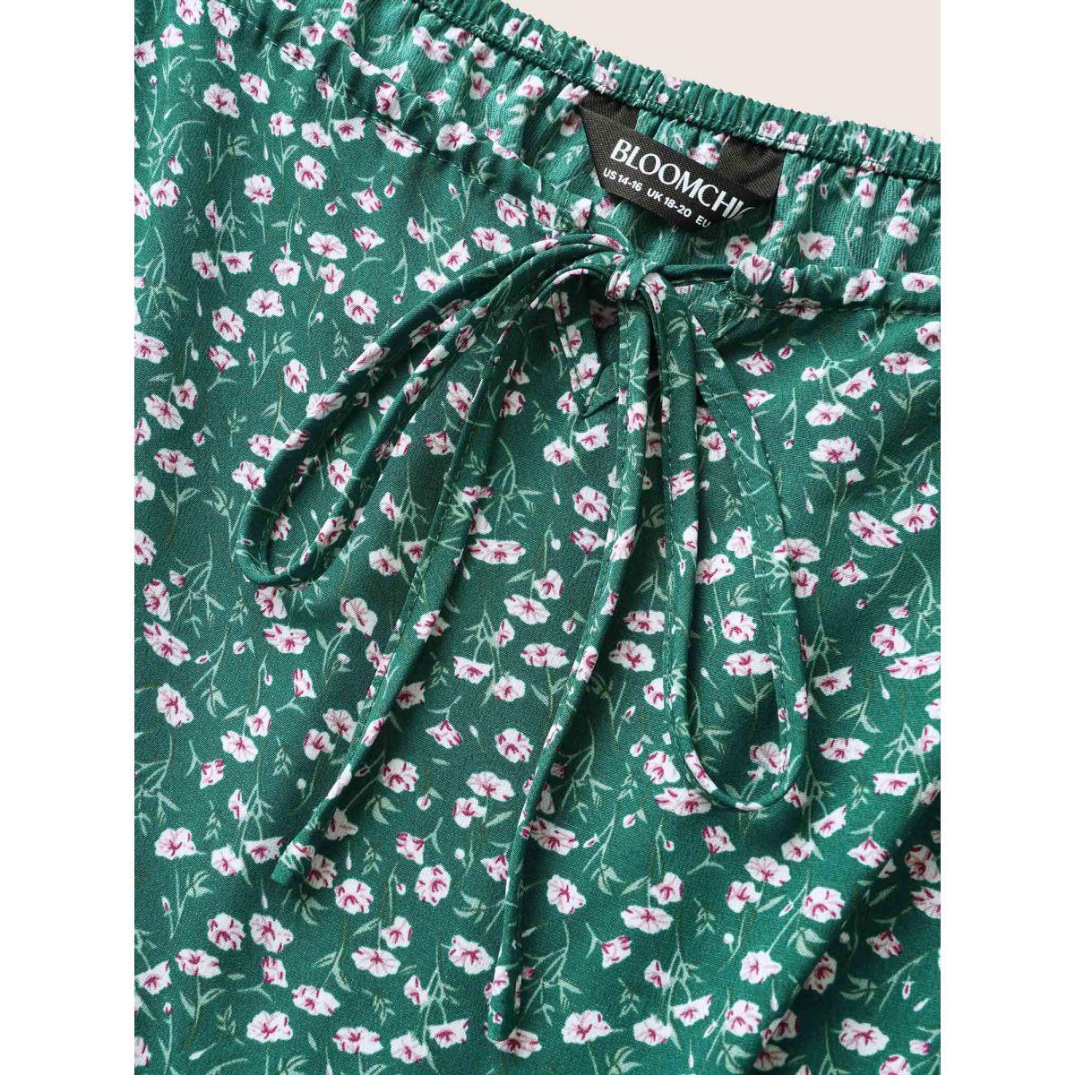 Plus Size Ditsy Floral Tie Knot Gathered Dress Teal Women Elegant Tie knot Square Neck Short sleeve Curvy BloomChic 26/4X Product Image