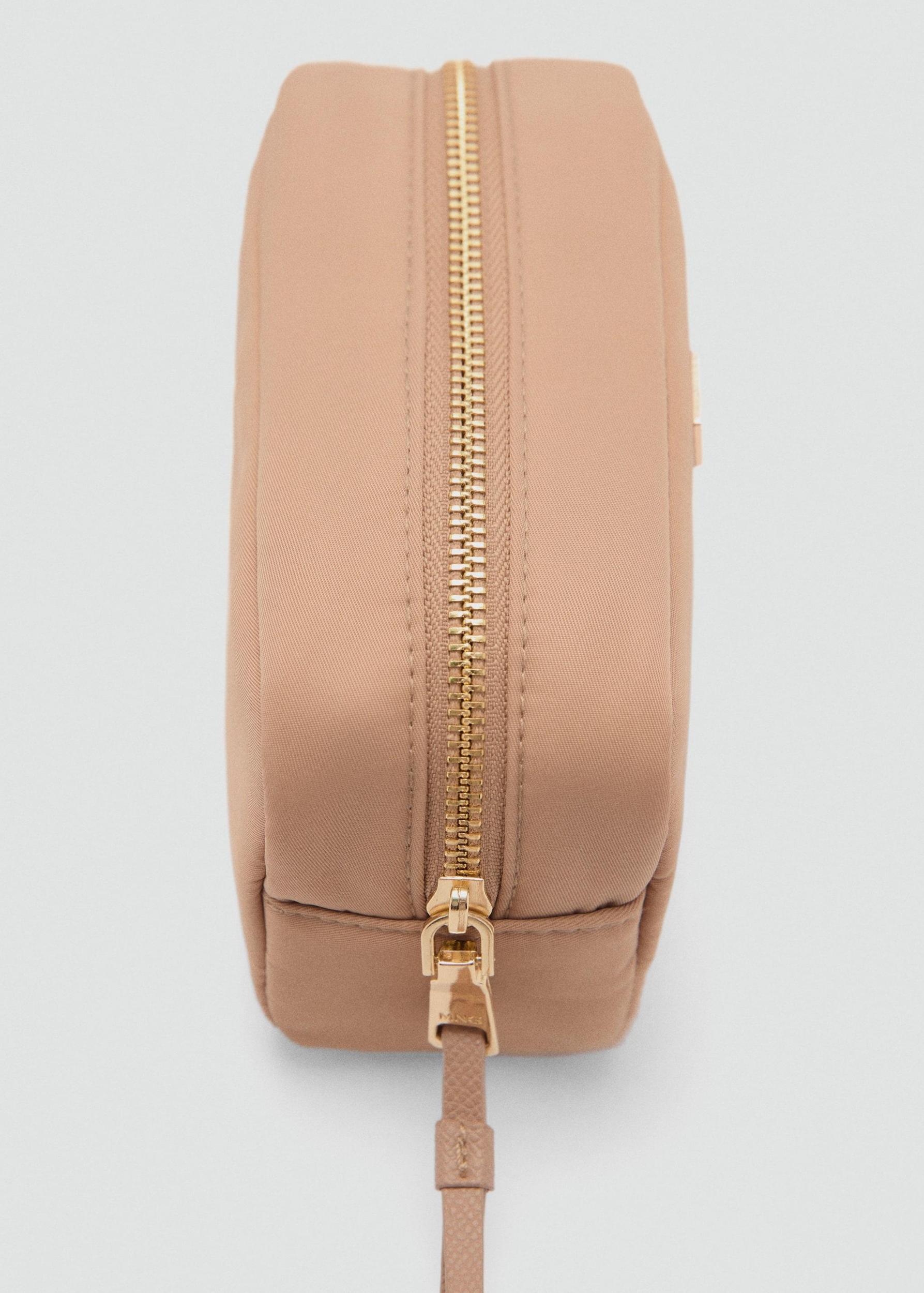 Zipped toiletry bag with logo - Women | MANGO USA Product Image