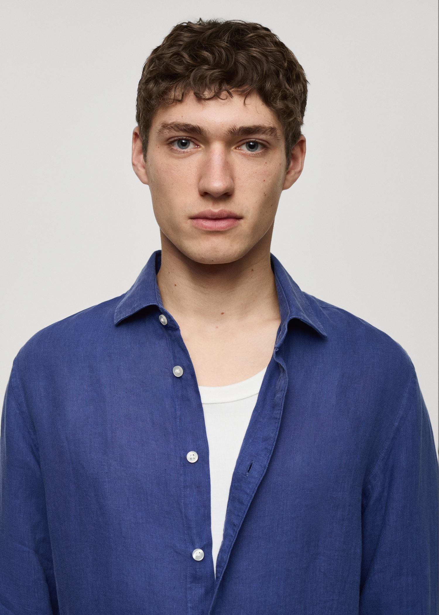 Classic fit 100% linen shirt - Men | MANGO USA Product Image