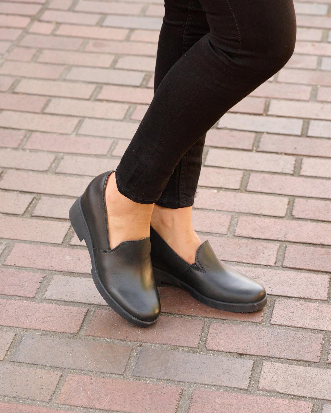 Horizon Slip On Female Product Image