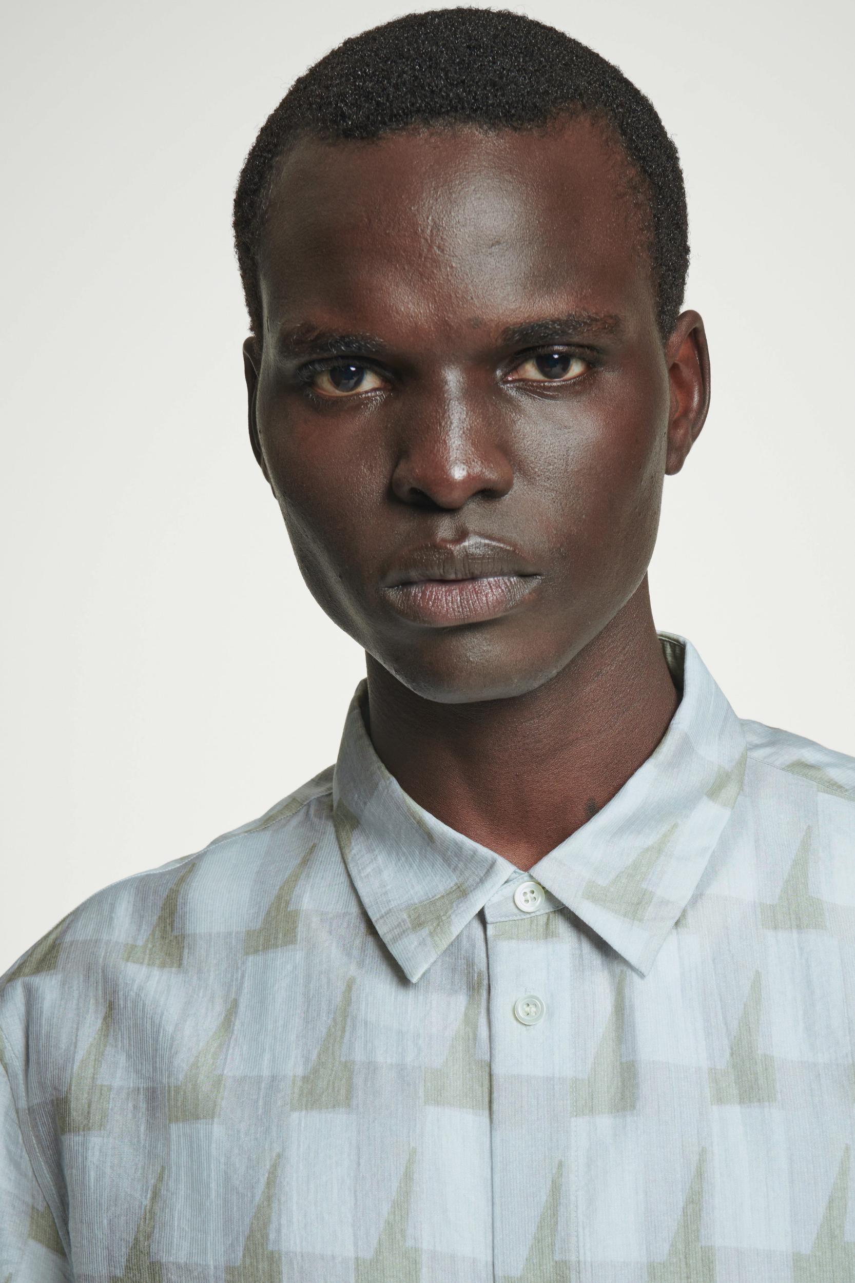 GEOMETRIC PRINT SHORT SLEEVED SHIRT Product Image