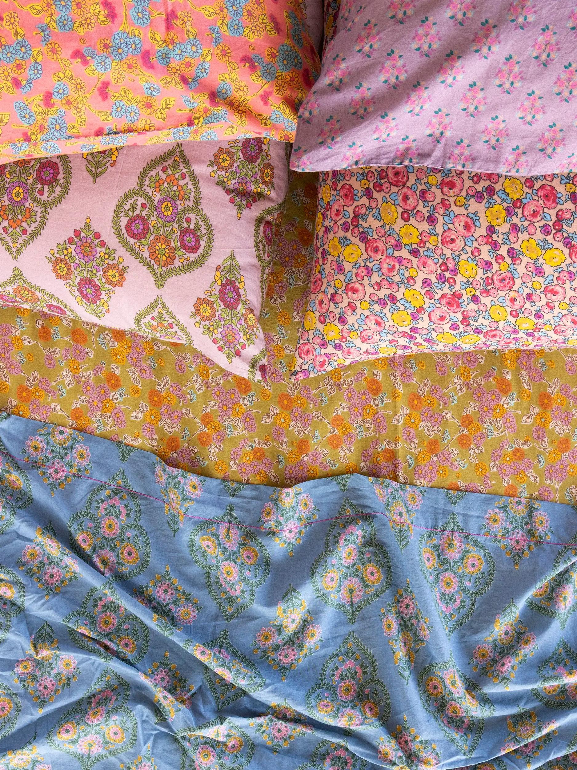 Mix & Match Cotton Fitted Sheet - Bay Daisies Product Image