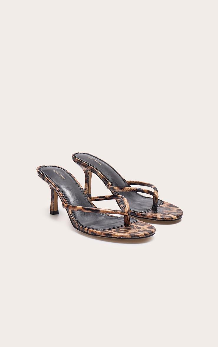 Leopard Print PU Round Toe Thong Mid Heeled Mules Product Image