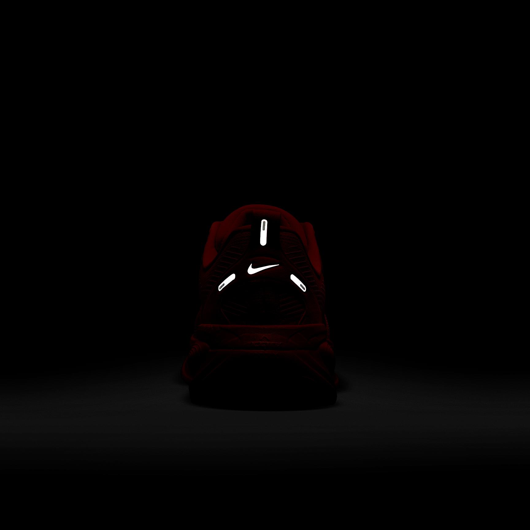 Nike Womens Vomero 18 Road Running Shoes | HM6804-603 Product Image