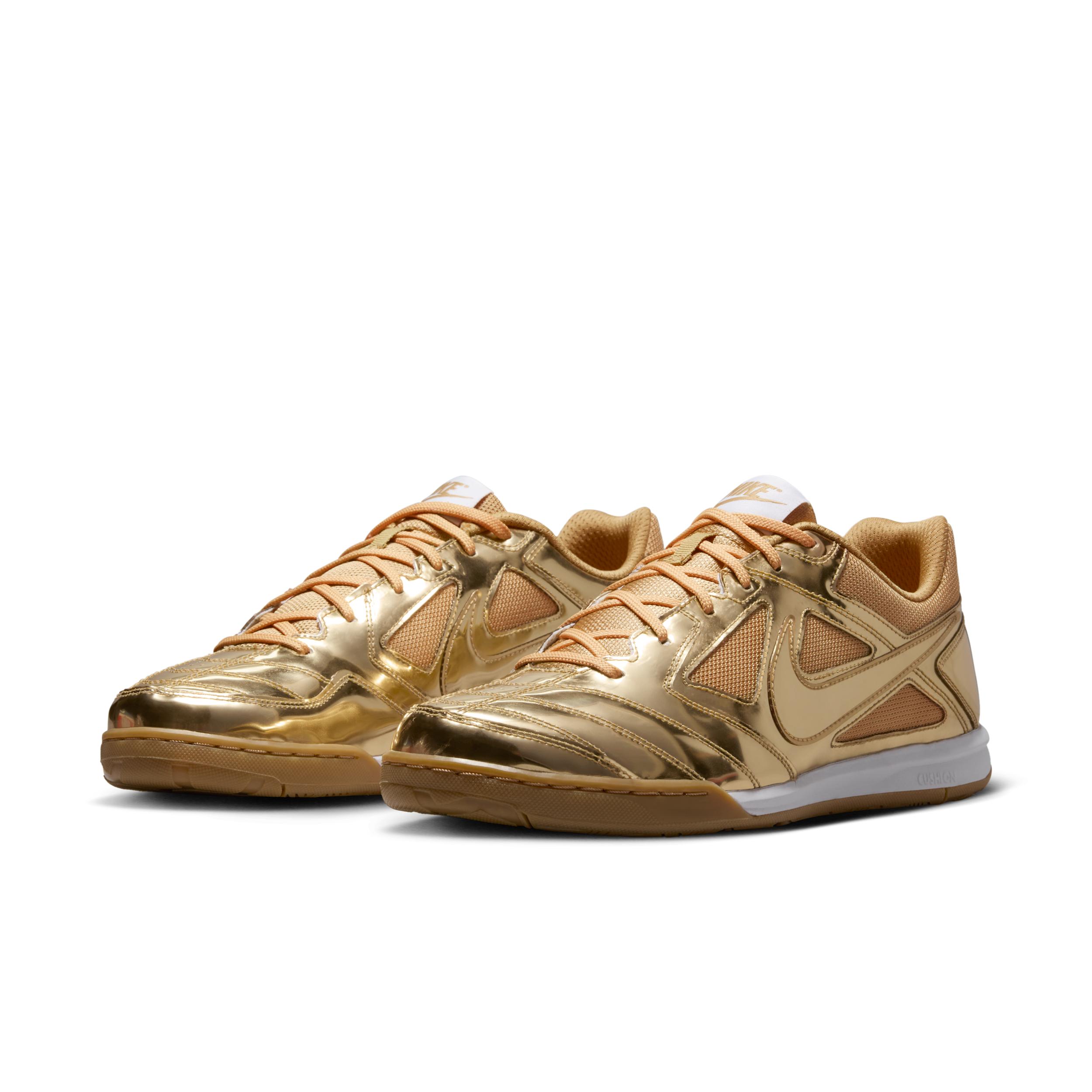 Nike Men's Gato LV8 Shoes Product Image
