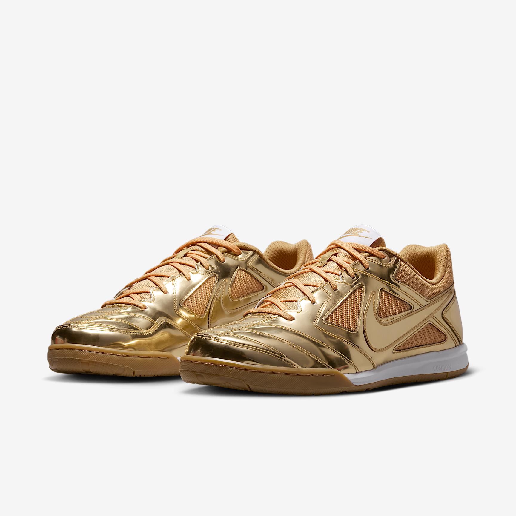 Nike Men's Gato LV8 Shoes Product Image