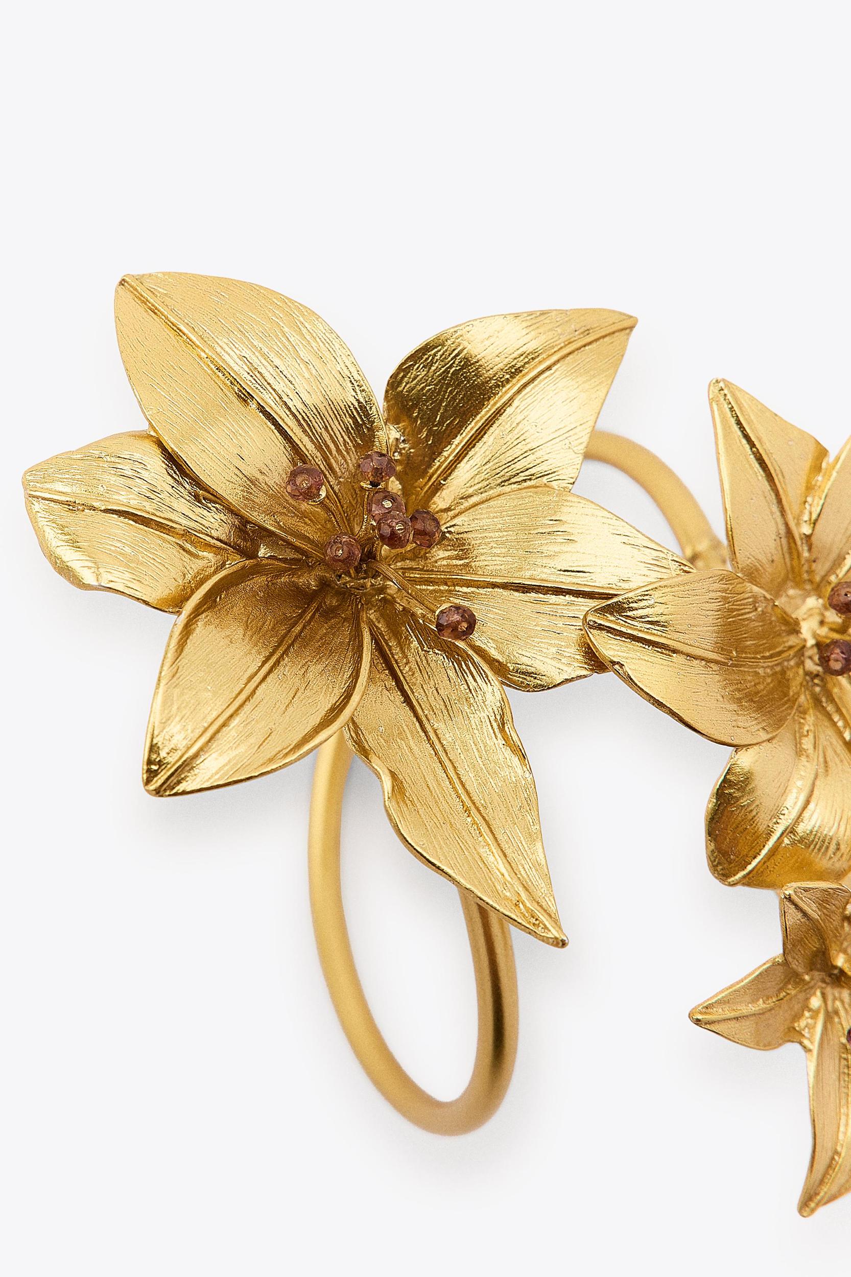 DOUBLE FLOWER BRACELET Product Image