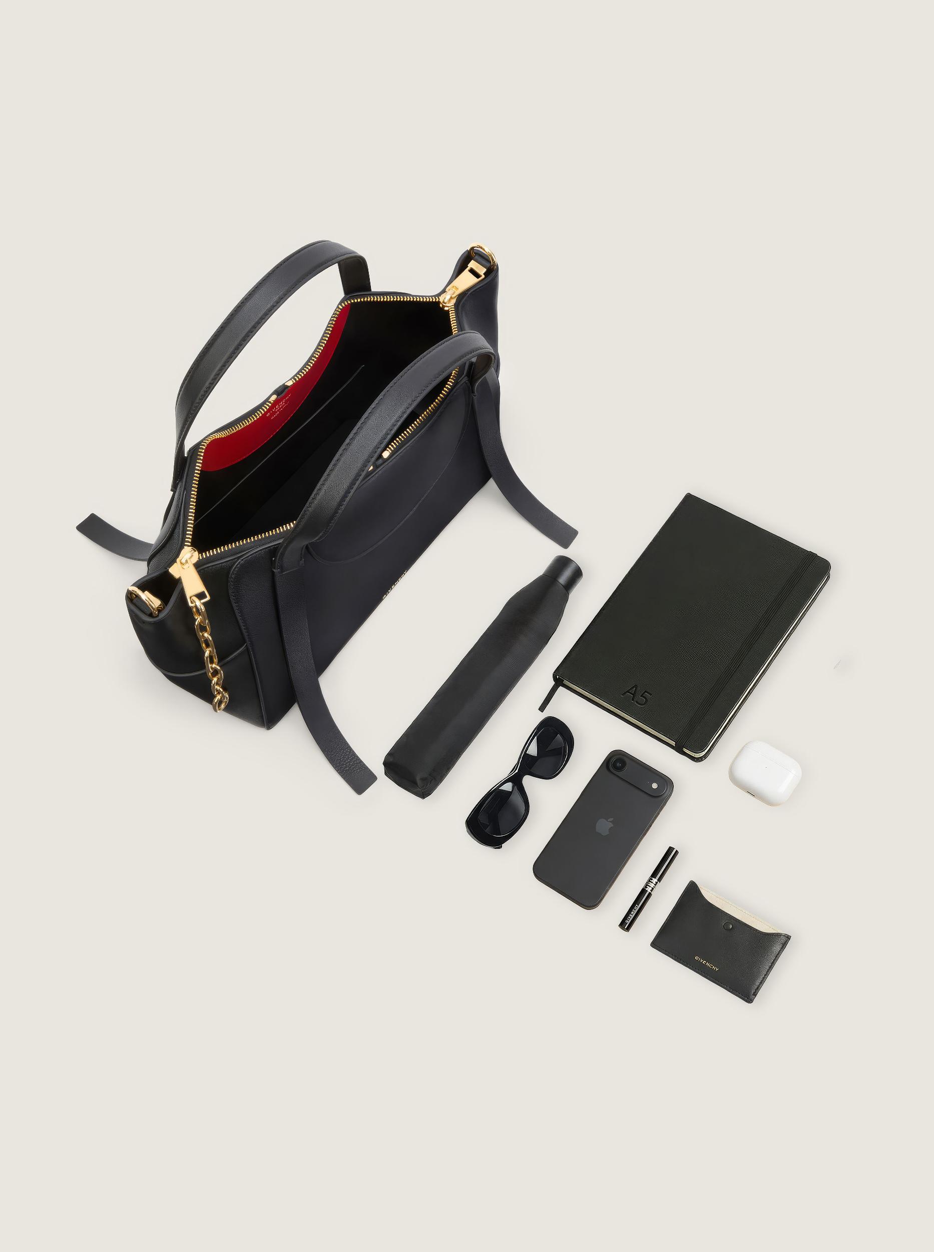 Medium The Snatch bag in grained leather Product Image