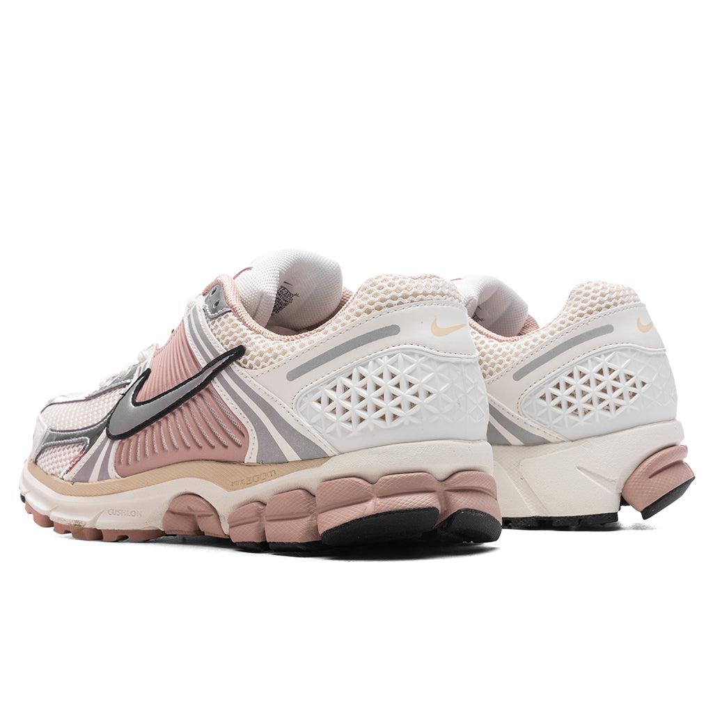 Women's Zoom Vomero 5 - Sail/Pearl White/Particle Pink Female Product Image