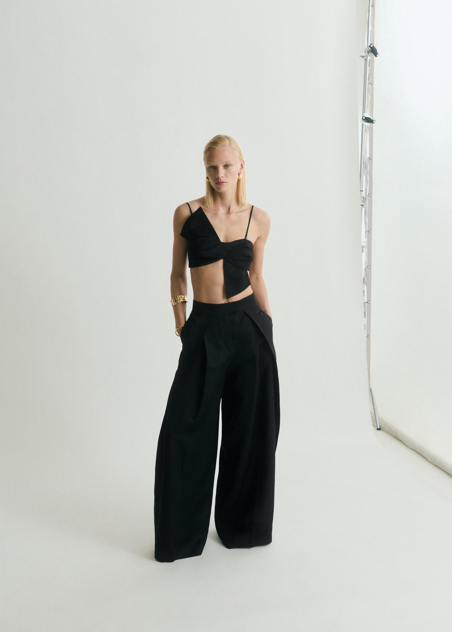 Bow-design crop top - Women | MANGO USA Product Image
