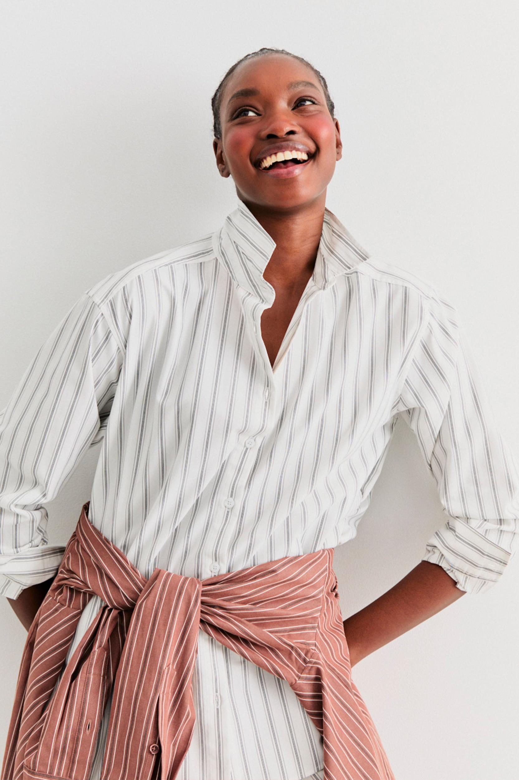 The Cordel - White/Black Female Product Image