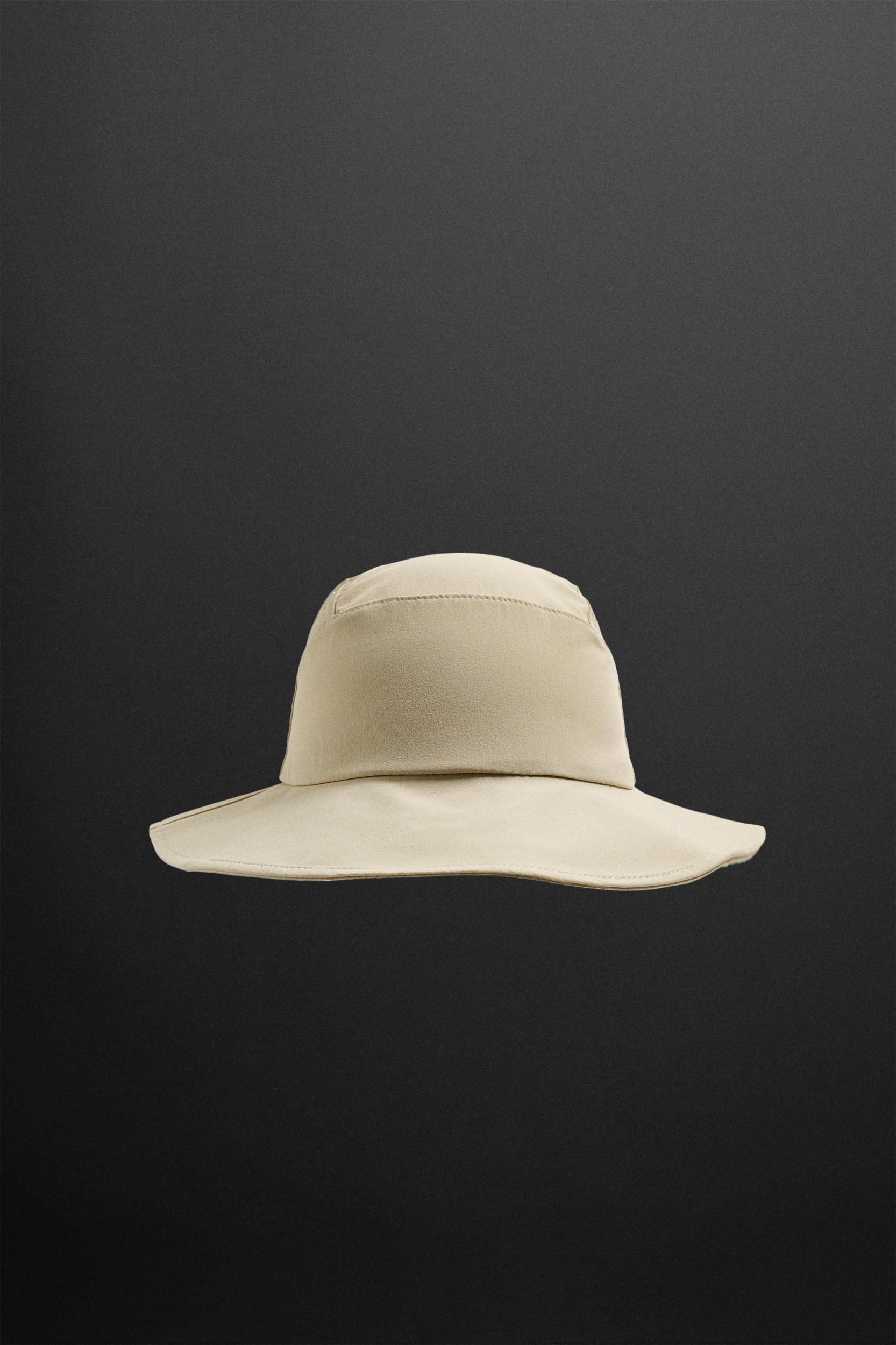 TECHNICAL BUCKET HAT Product Image