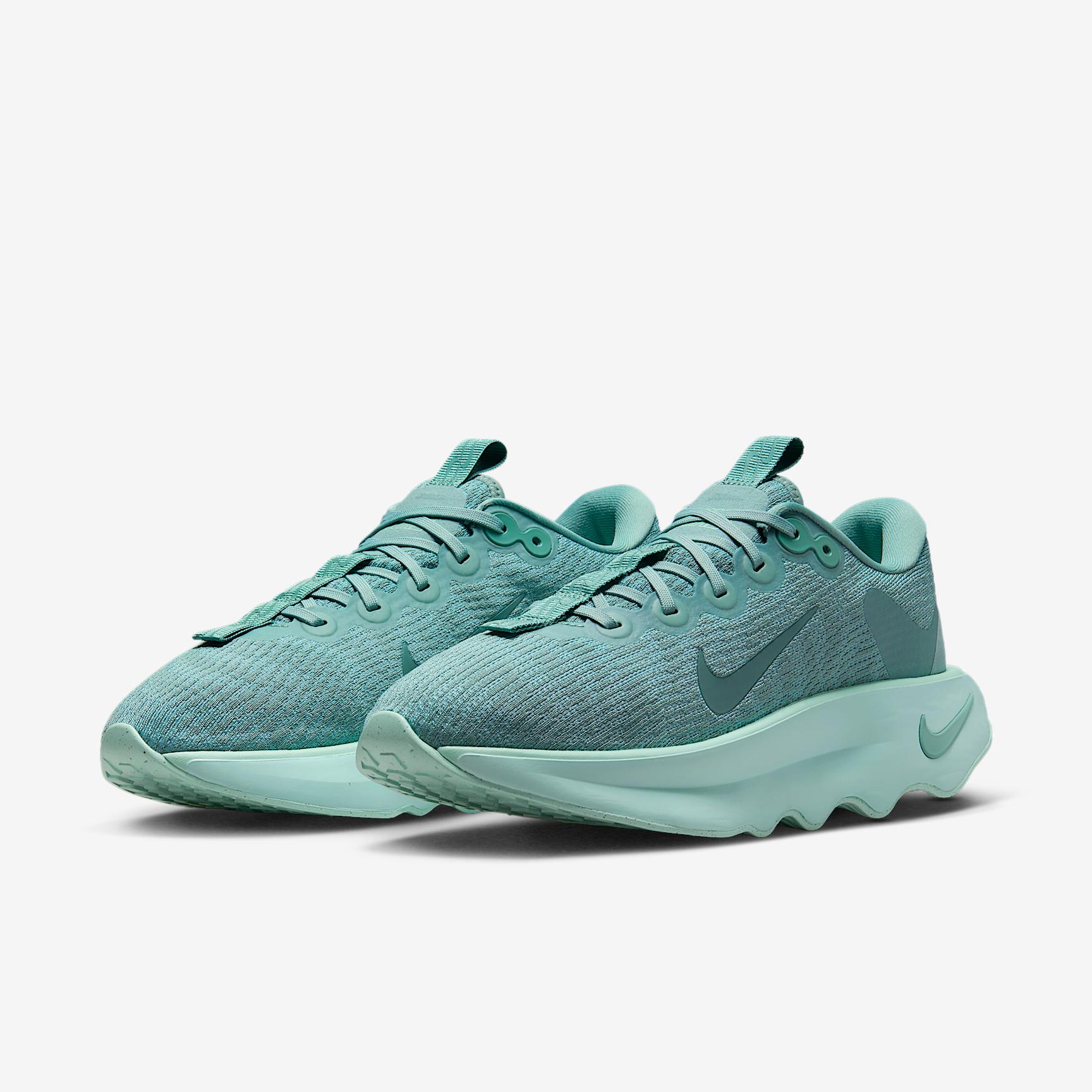 Nike Womens Motiva Walking Shoes | DV1238-011 Product Image