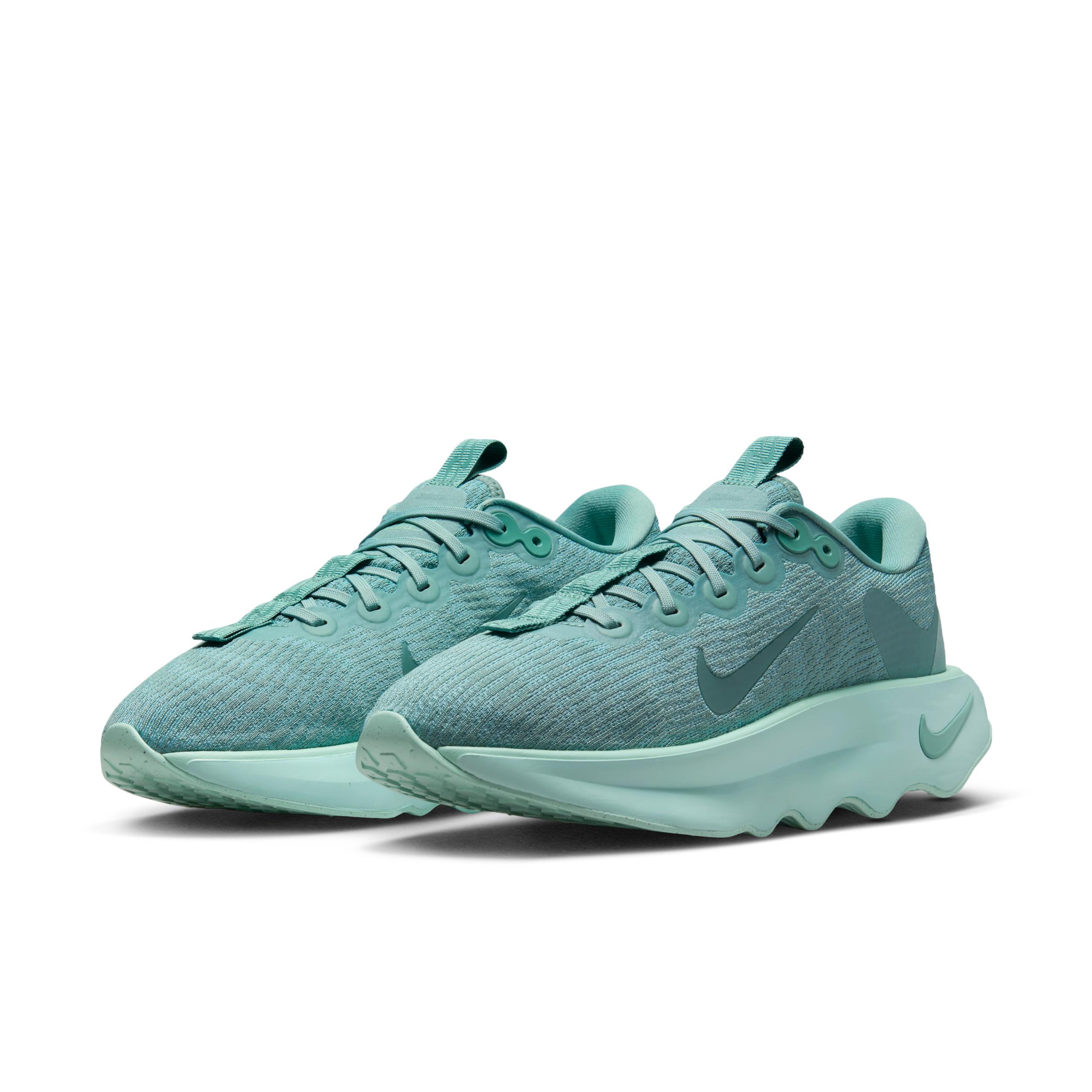 Nike Womens Motiva Walking Shoes | DV1238-011 Product Image