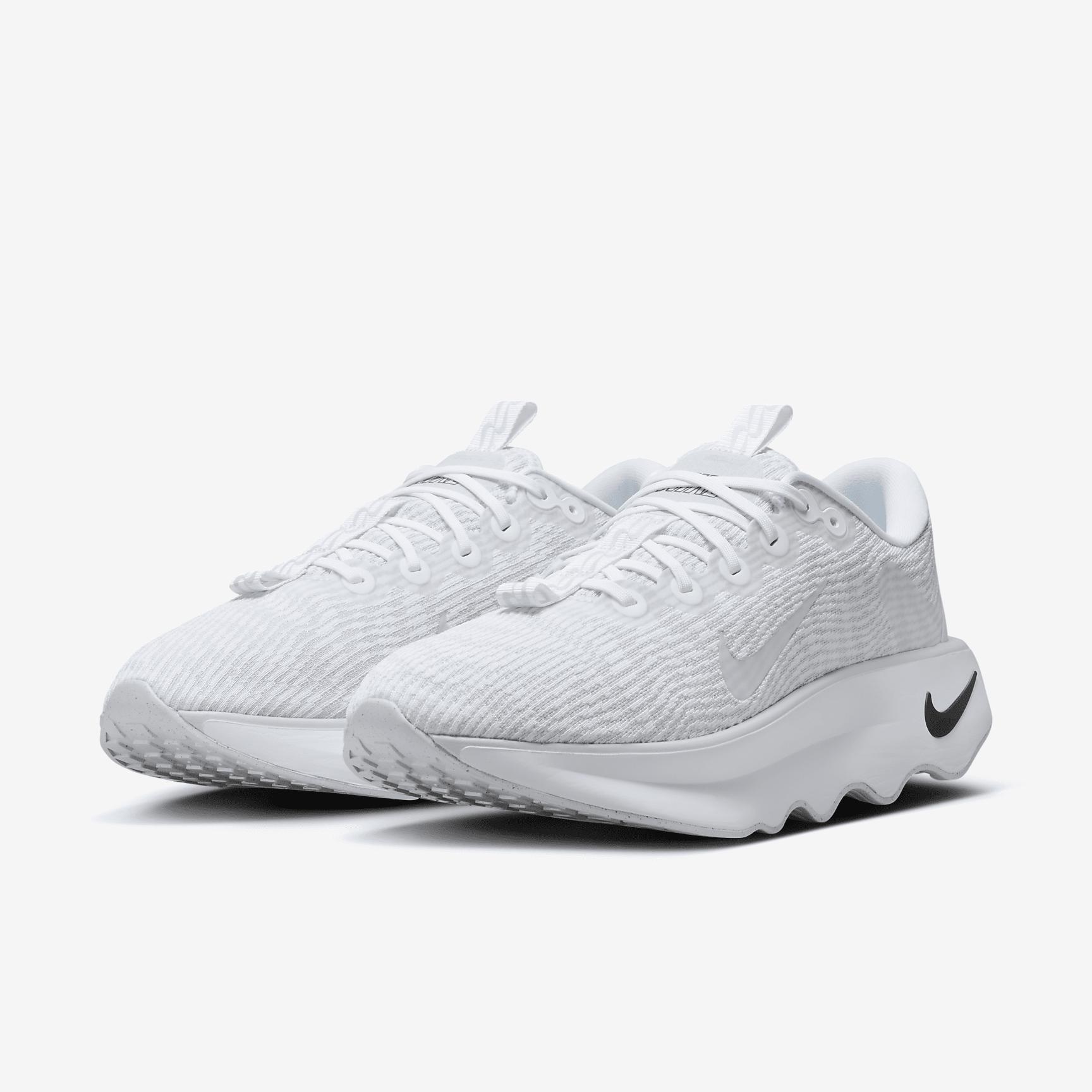 Nike Men's Motiva Walking Shoes Product Image