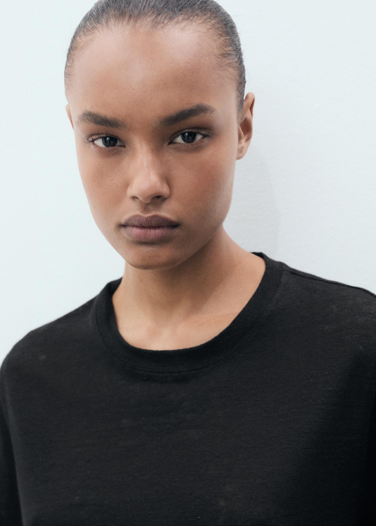 Short-sleeved linen t-shirt - Women | MANGO USA Product Image