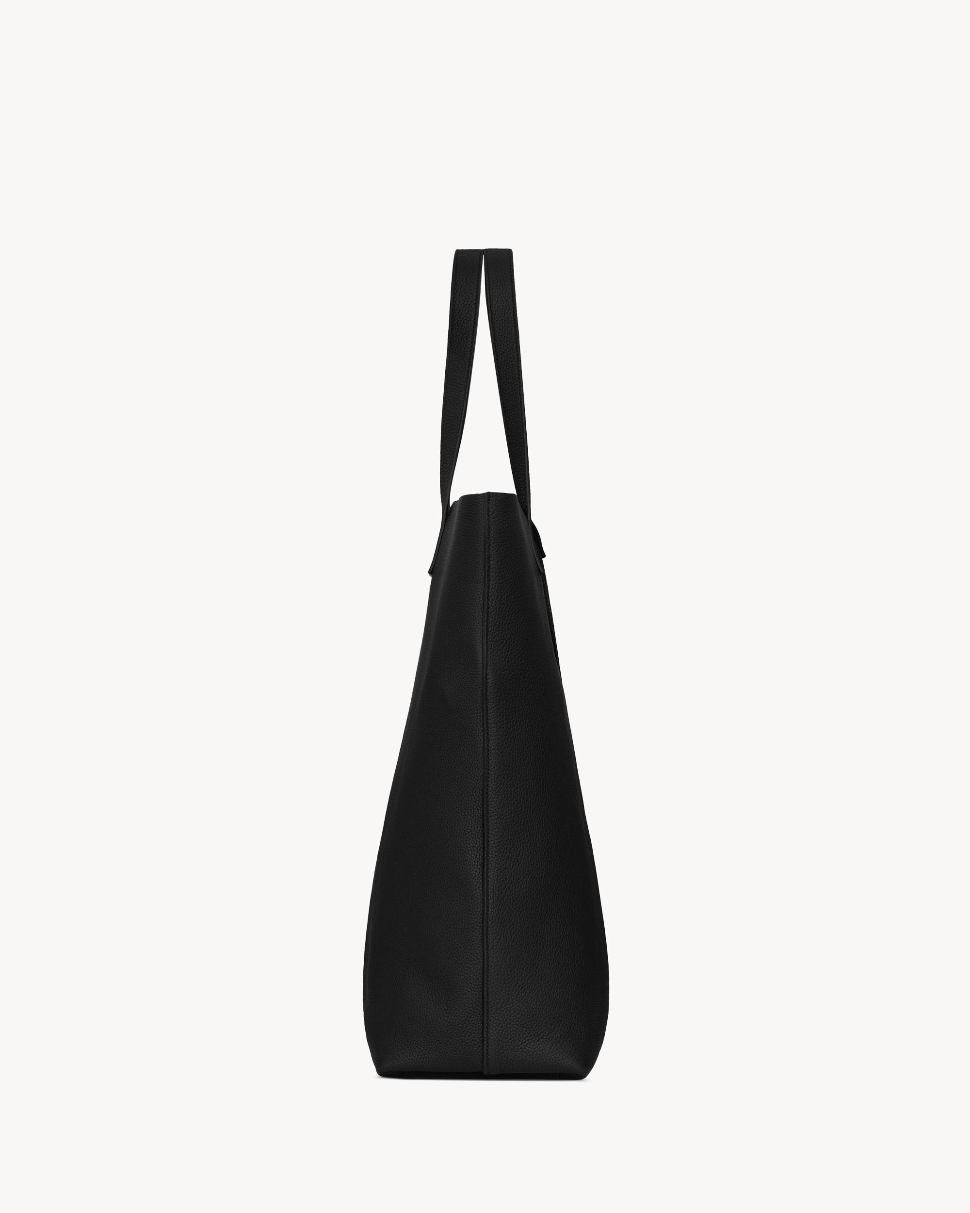 BOLD shopping bag in grained leather Product Image