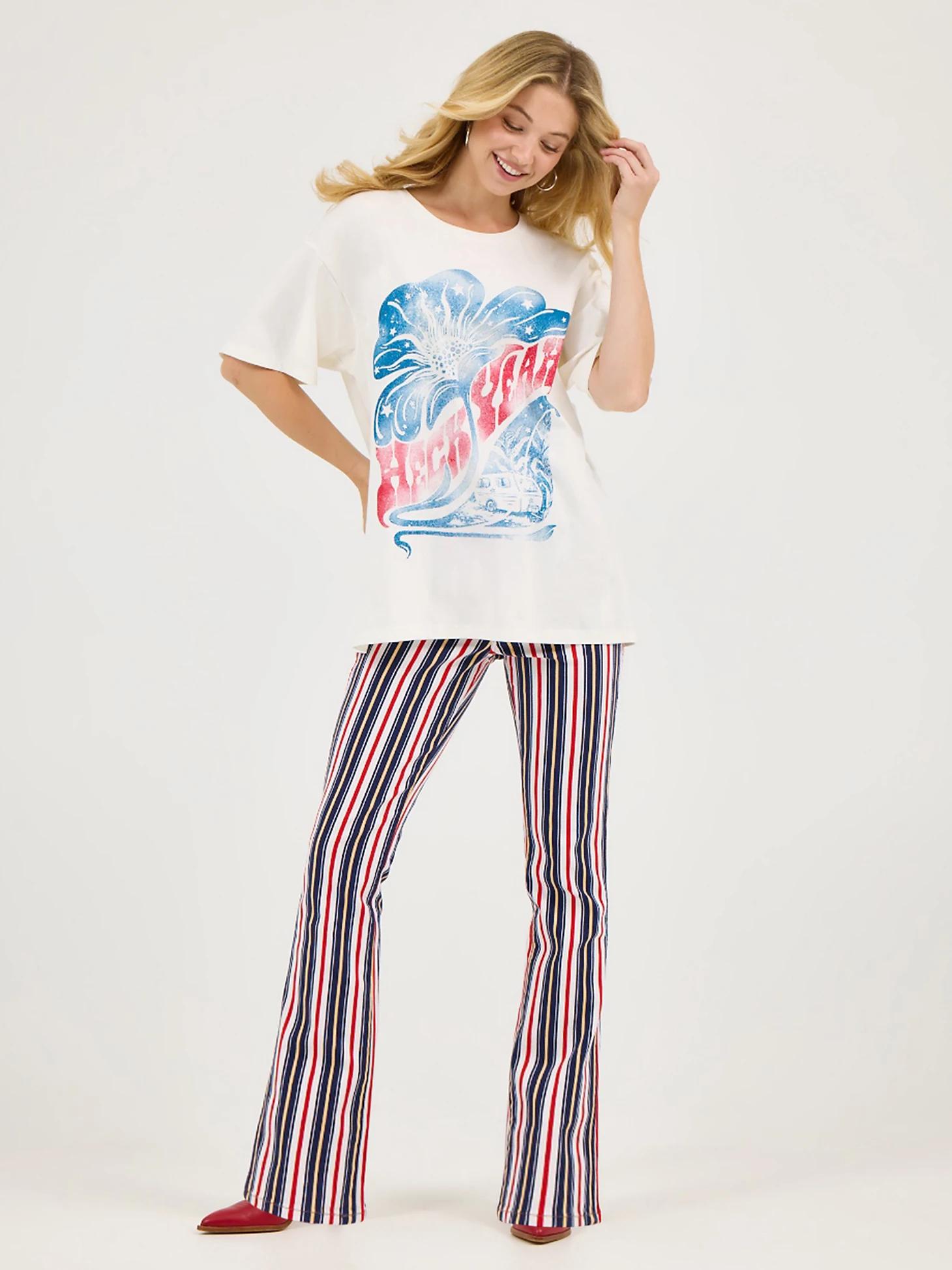 Wrangler x Lainey Wilson Heck Yeah Oversized Tee | Women's TOPS | Wrangler® Product Image