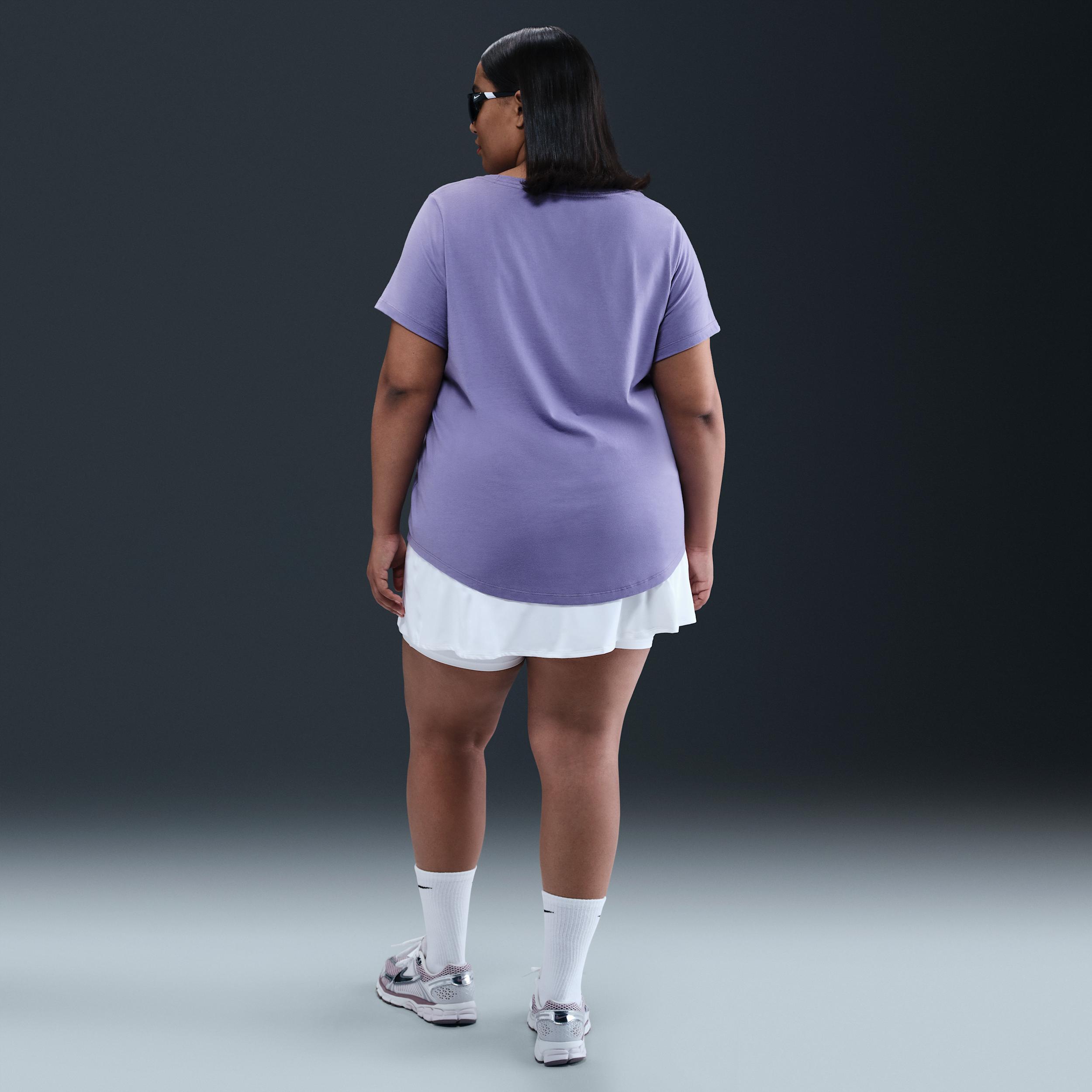 Nike Sportswear Essentials Women's Logo T-Shirt (Plus Size) Product Image