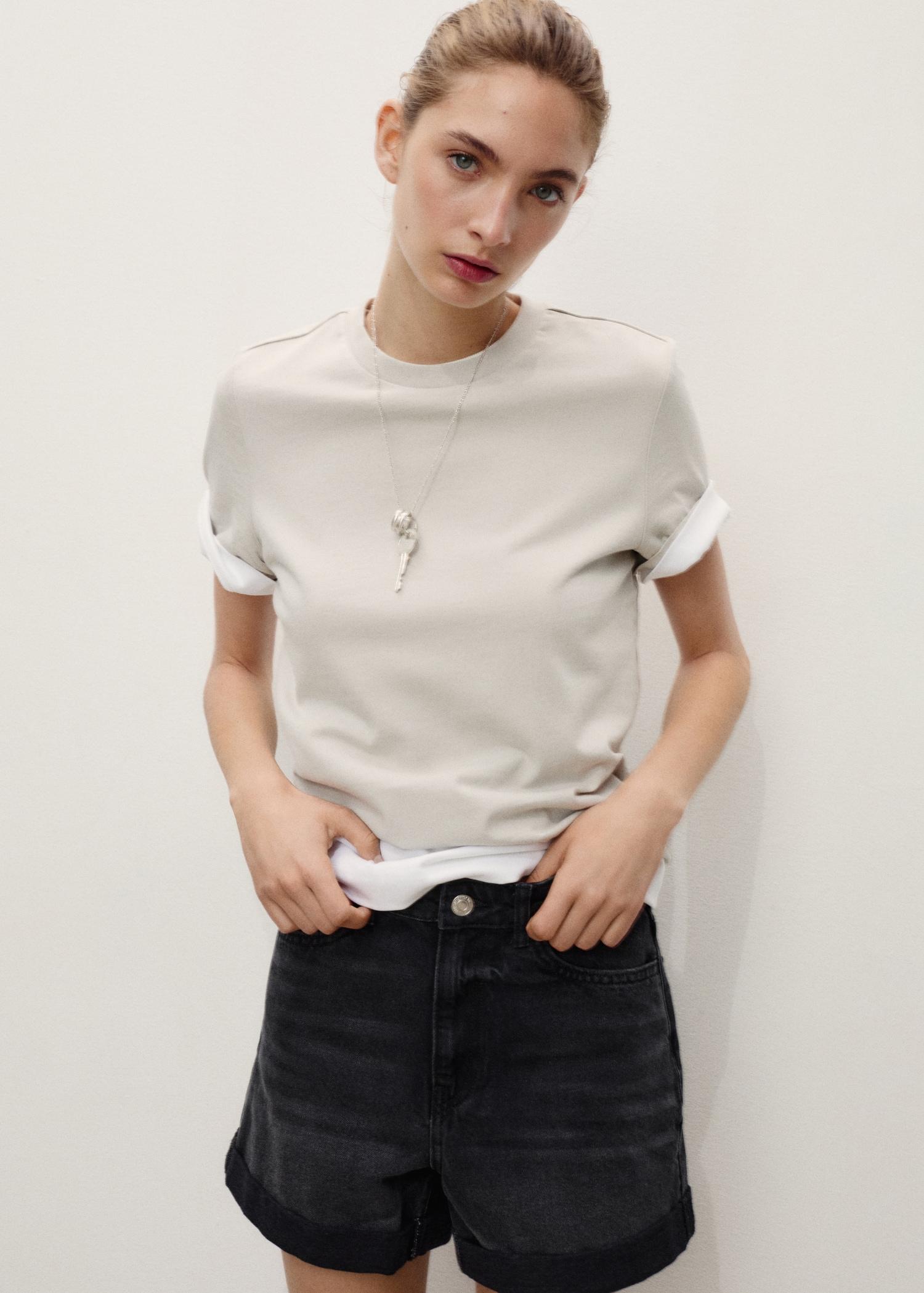 High-waisted mom-fit denim shorts - Women | MANGO USA Product Image