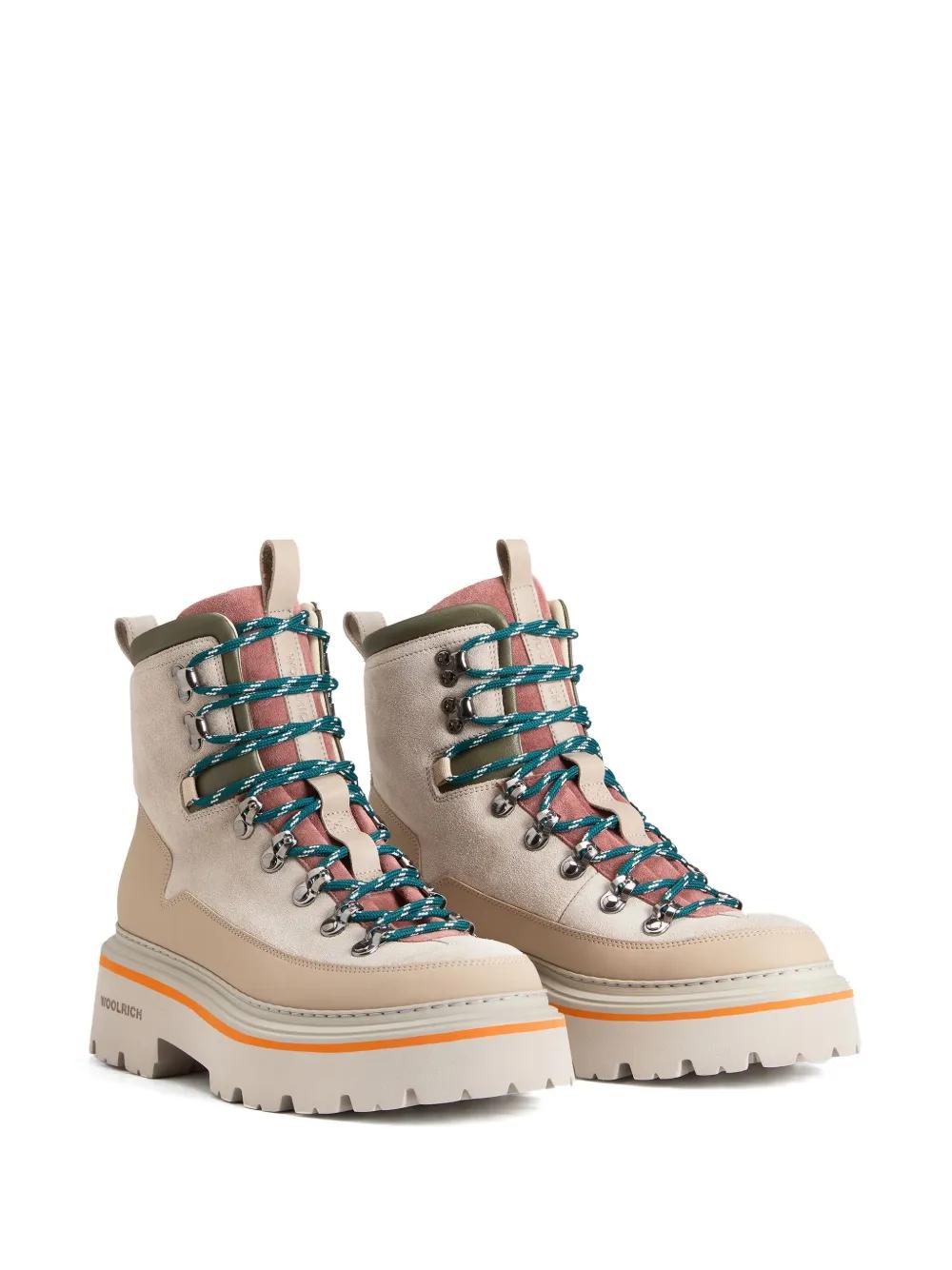 Trekker boots Product Image