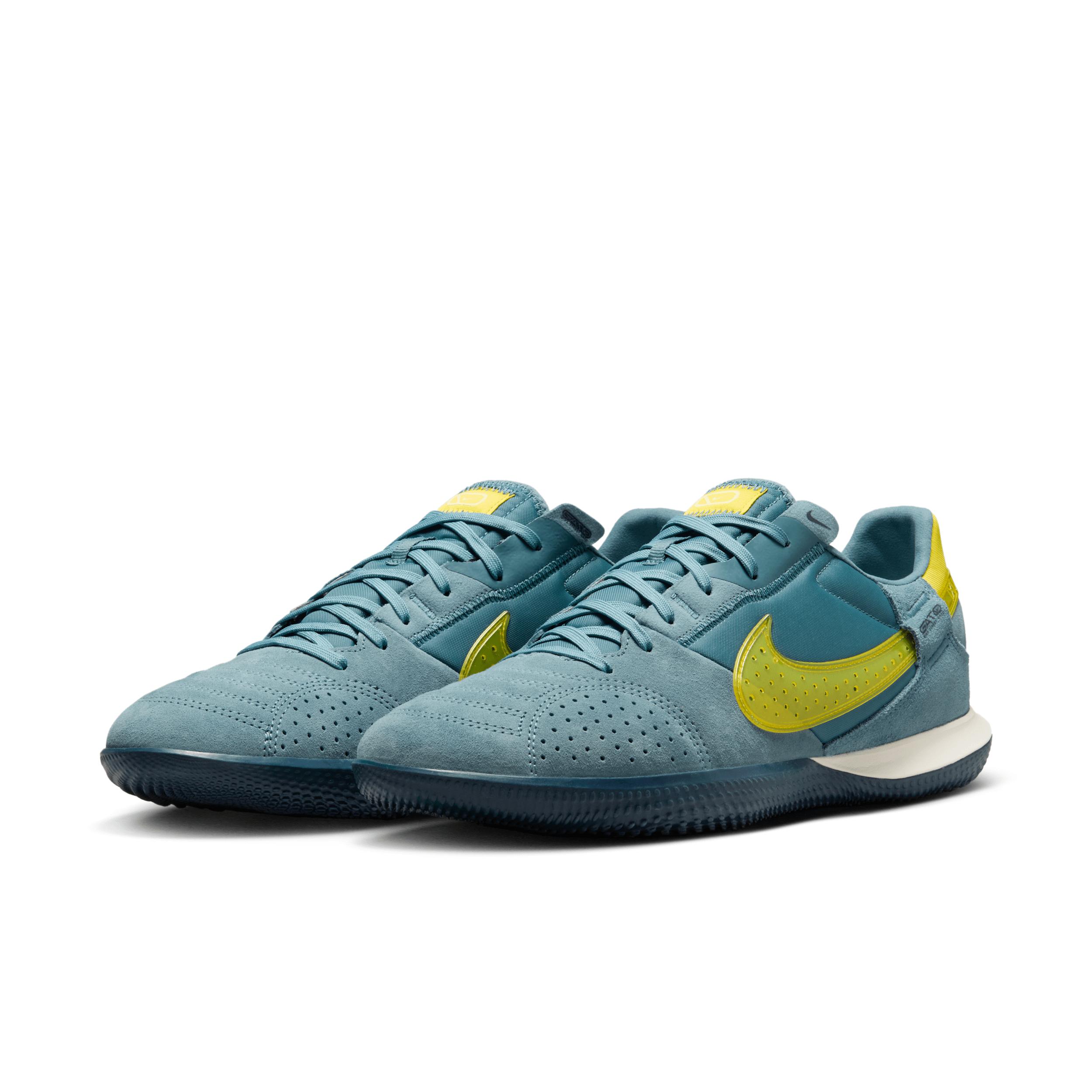 Nike Streetgato Low-Top Soccer Shoes Product Image