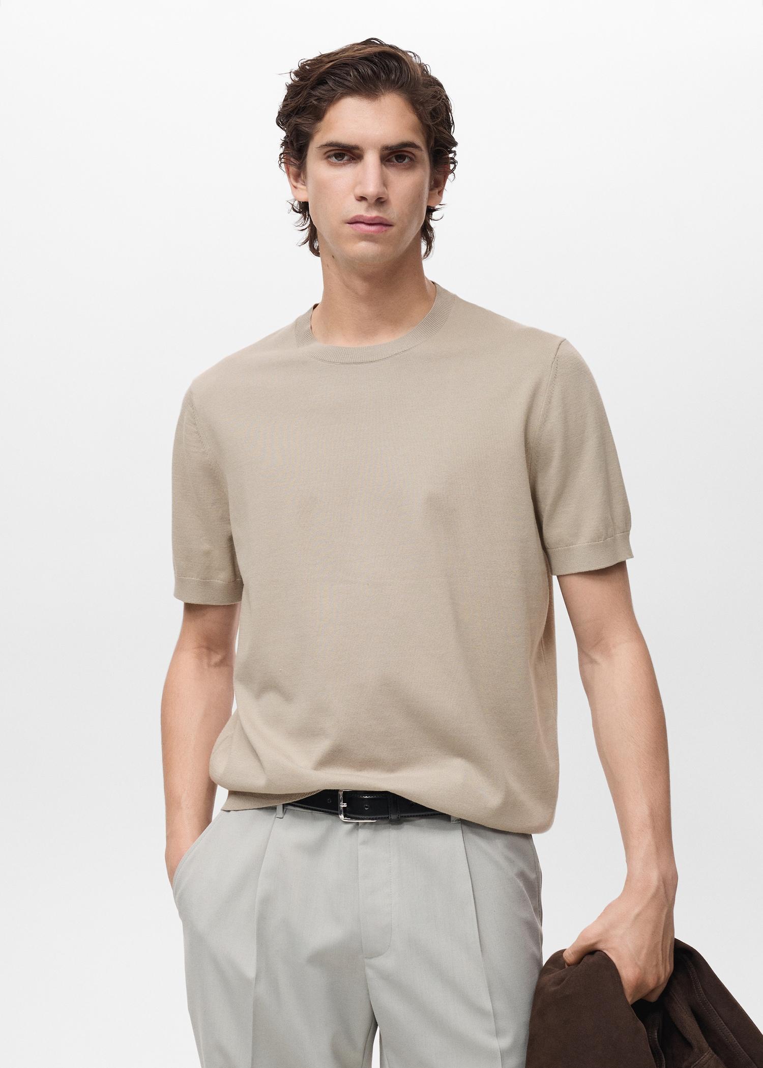 Cotton fine-knit t-shirt - Men | MANGO USA Product Image
