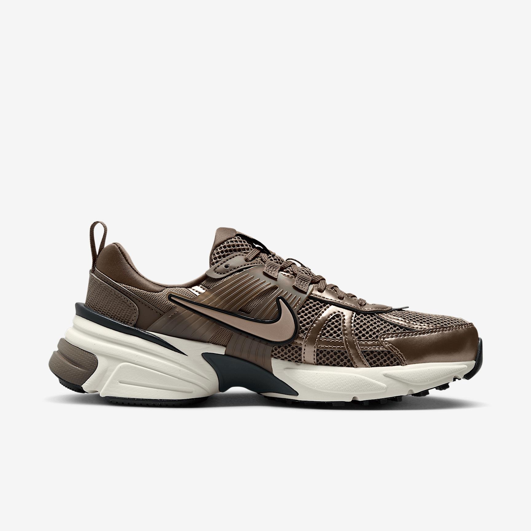 Nike Womens V2K Run Shoes | HF5342-100 Product Image