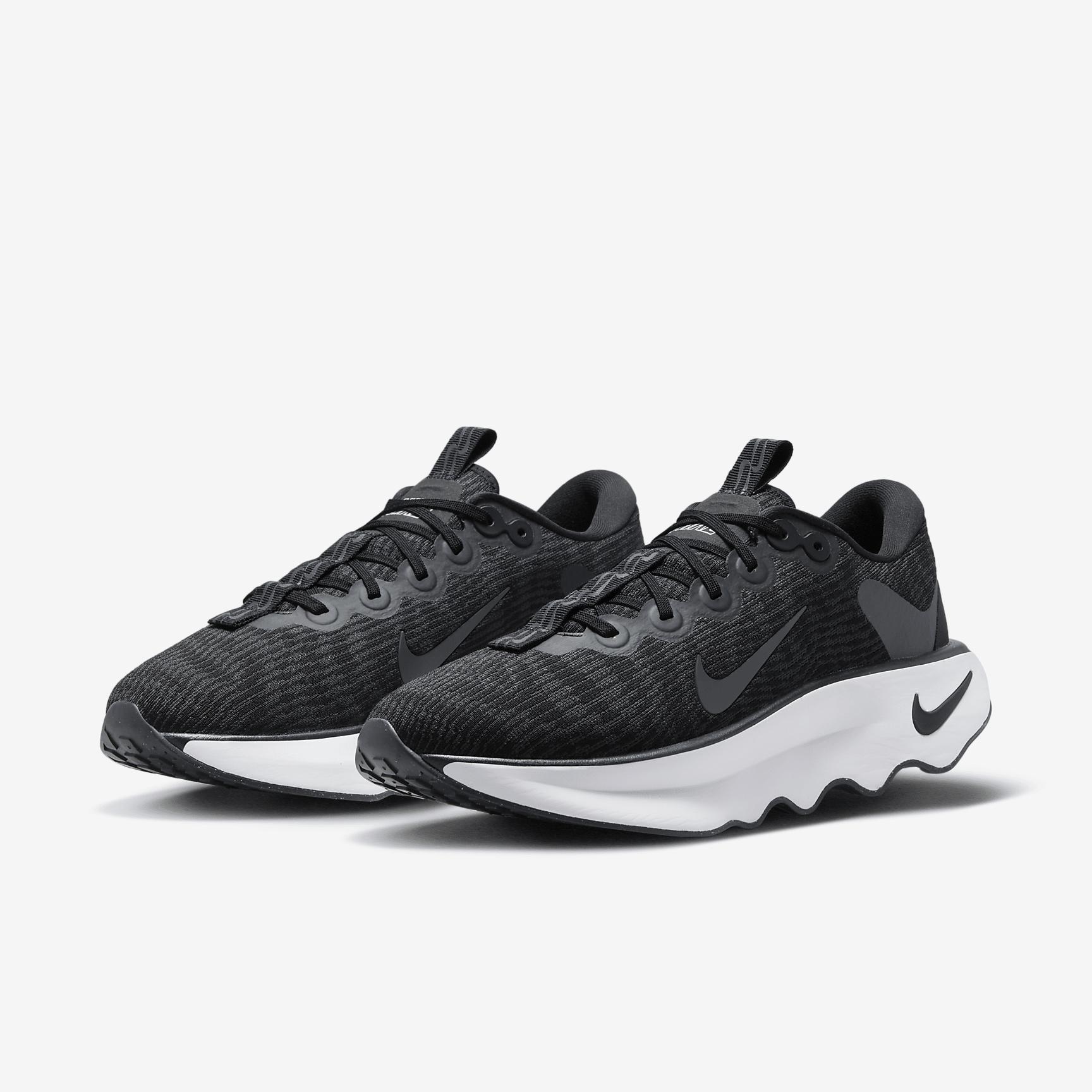 Nike Motiva Men's Walking Shoes Product Image