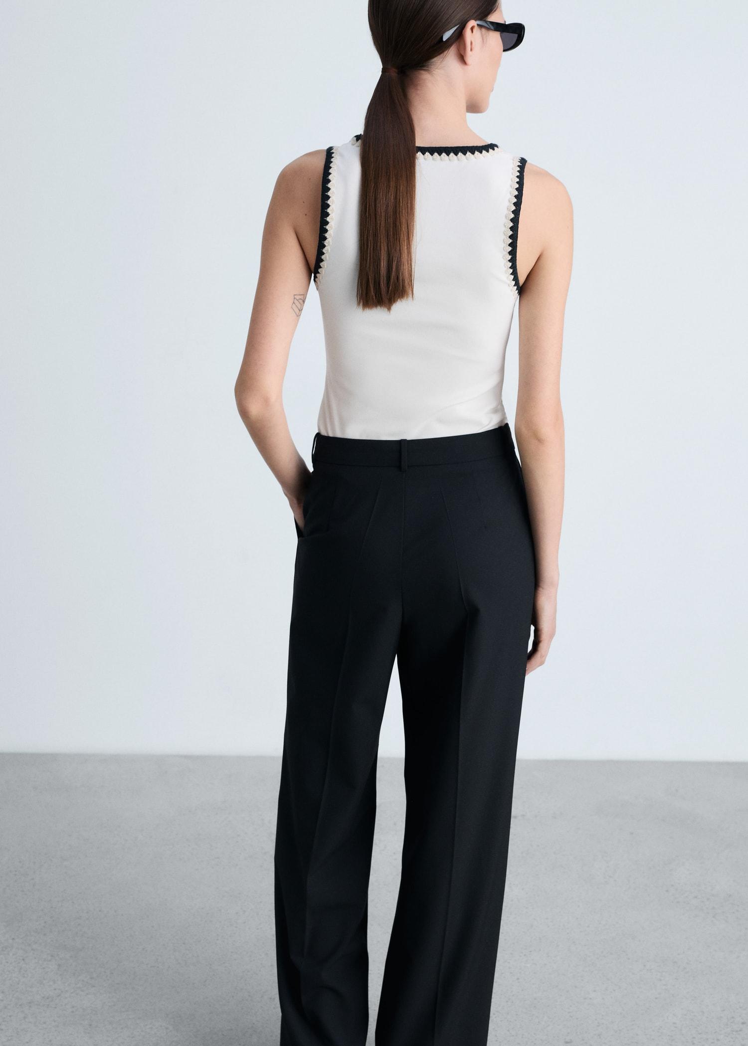 Low-cut top with contrasting trim - Women | MANGO USA Product Image