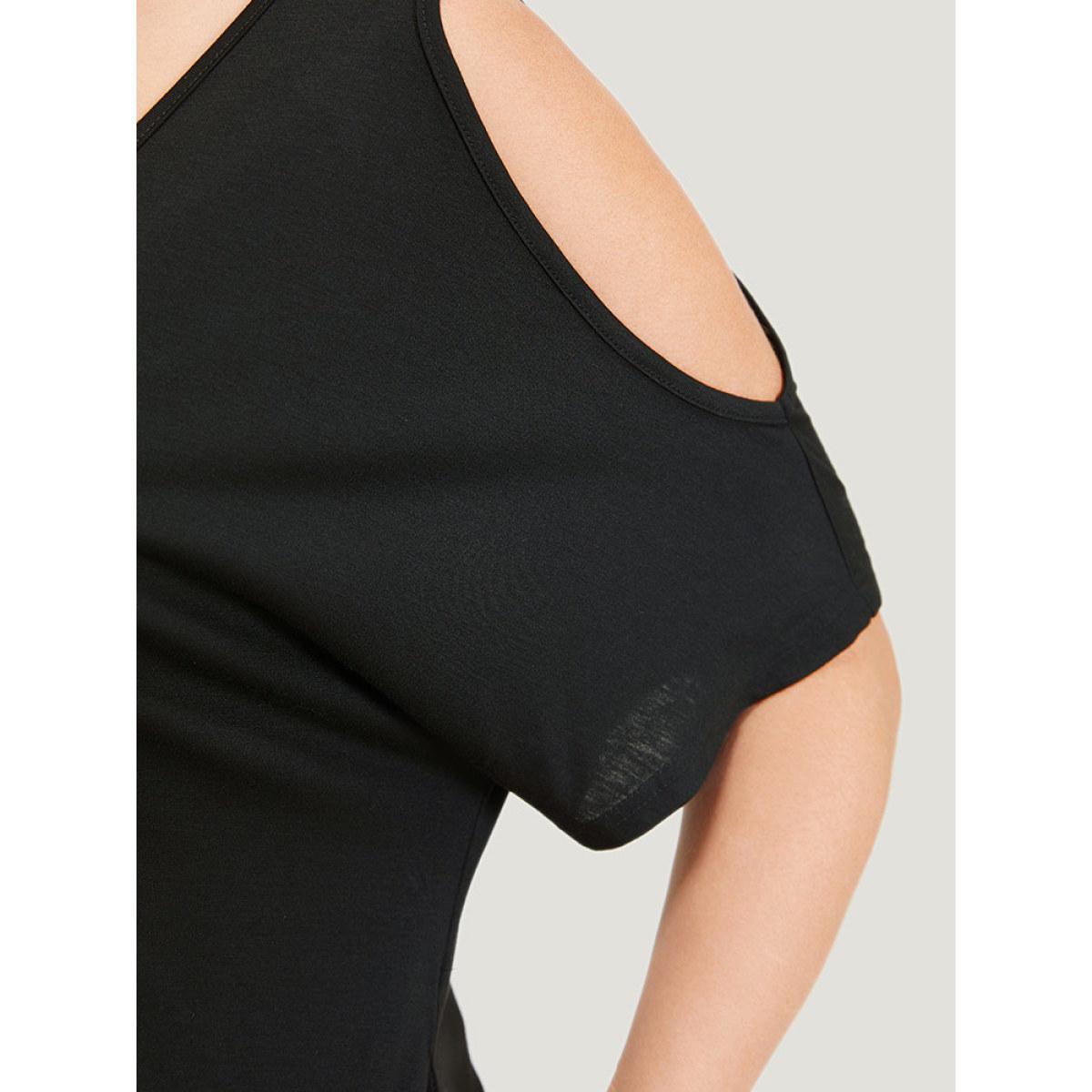 Plus Size Supersoft Essentials Tropical Print Pocket Cold Shoulder Tassel Trim Dress Black Women Casual Tassels Curvy Midi Dress BloomChic 28/5X Product Image